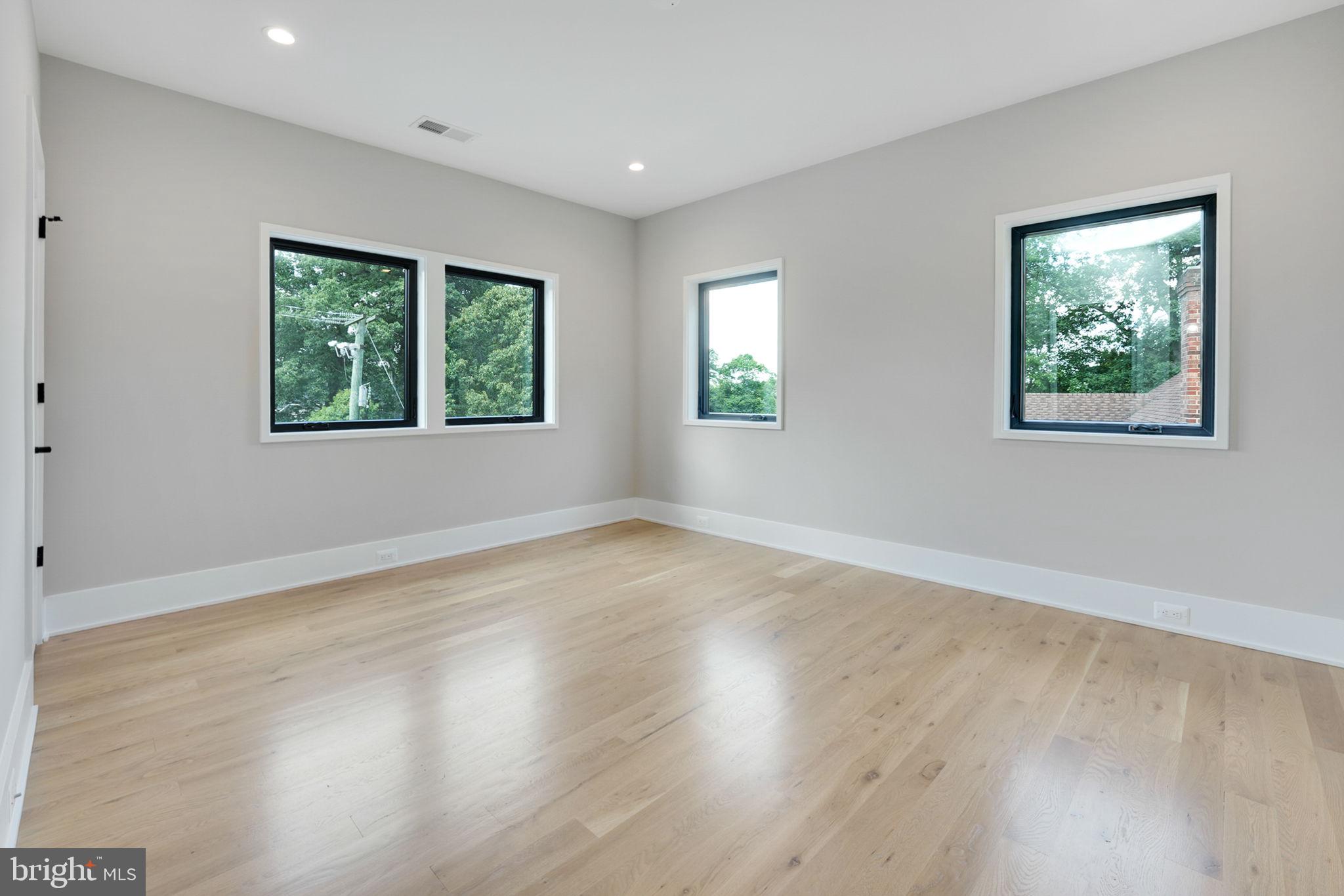 CHAIN BRIDGE FOREST - Residential