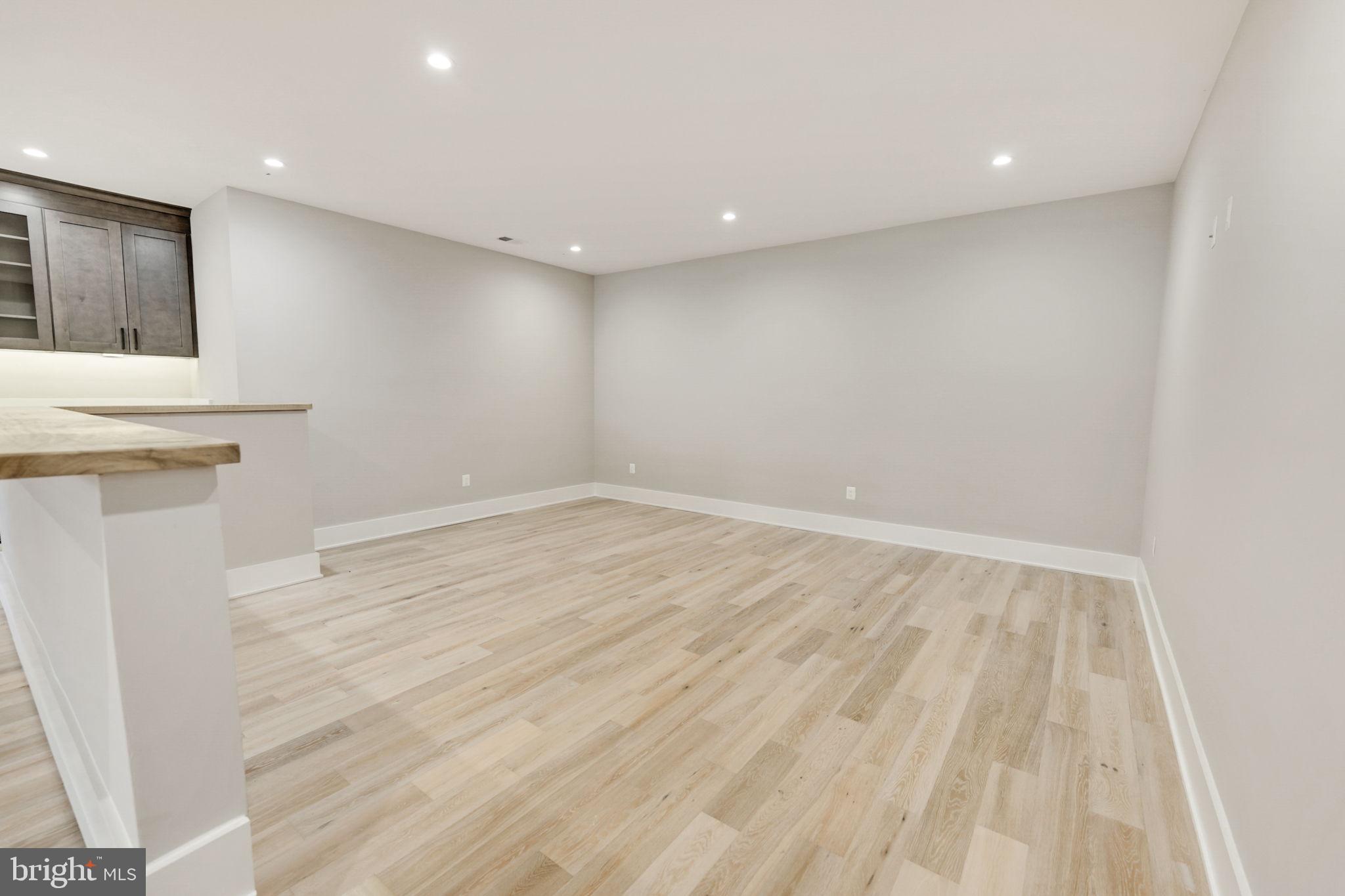 CHAIN BRIDGE FOREST - Residential