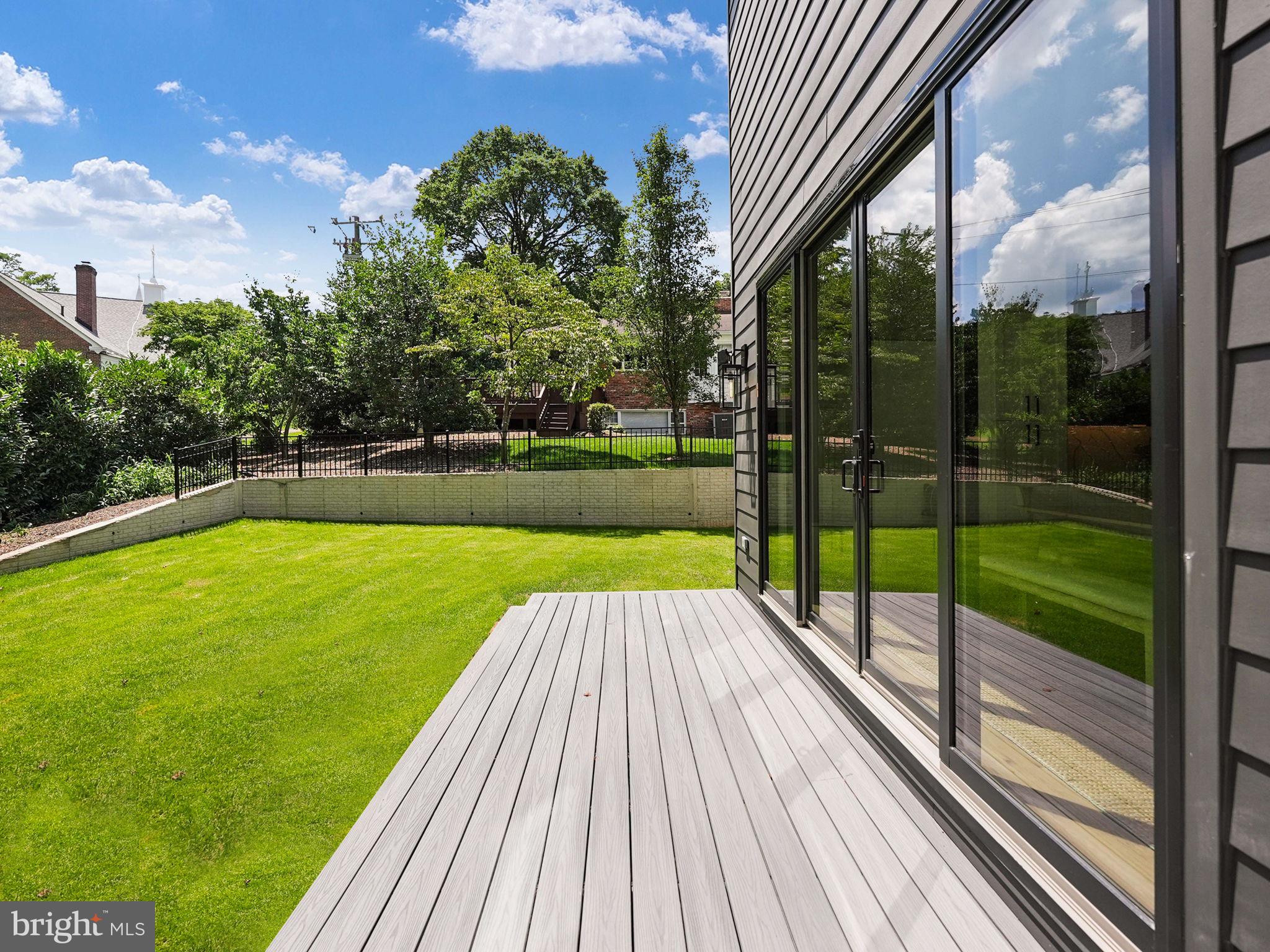 CHAIN BRIDGE FOREST - Residential