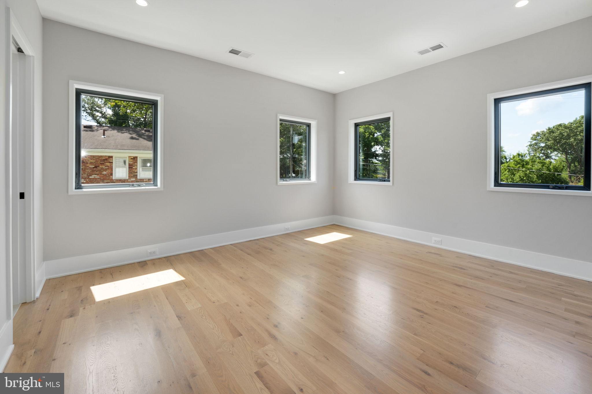 CHAIN BRIDGE FOREST - Residential