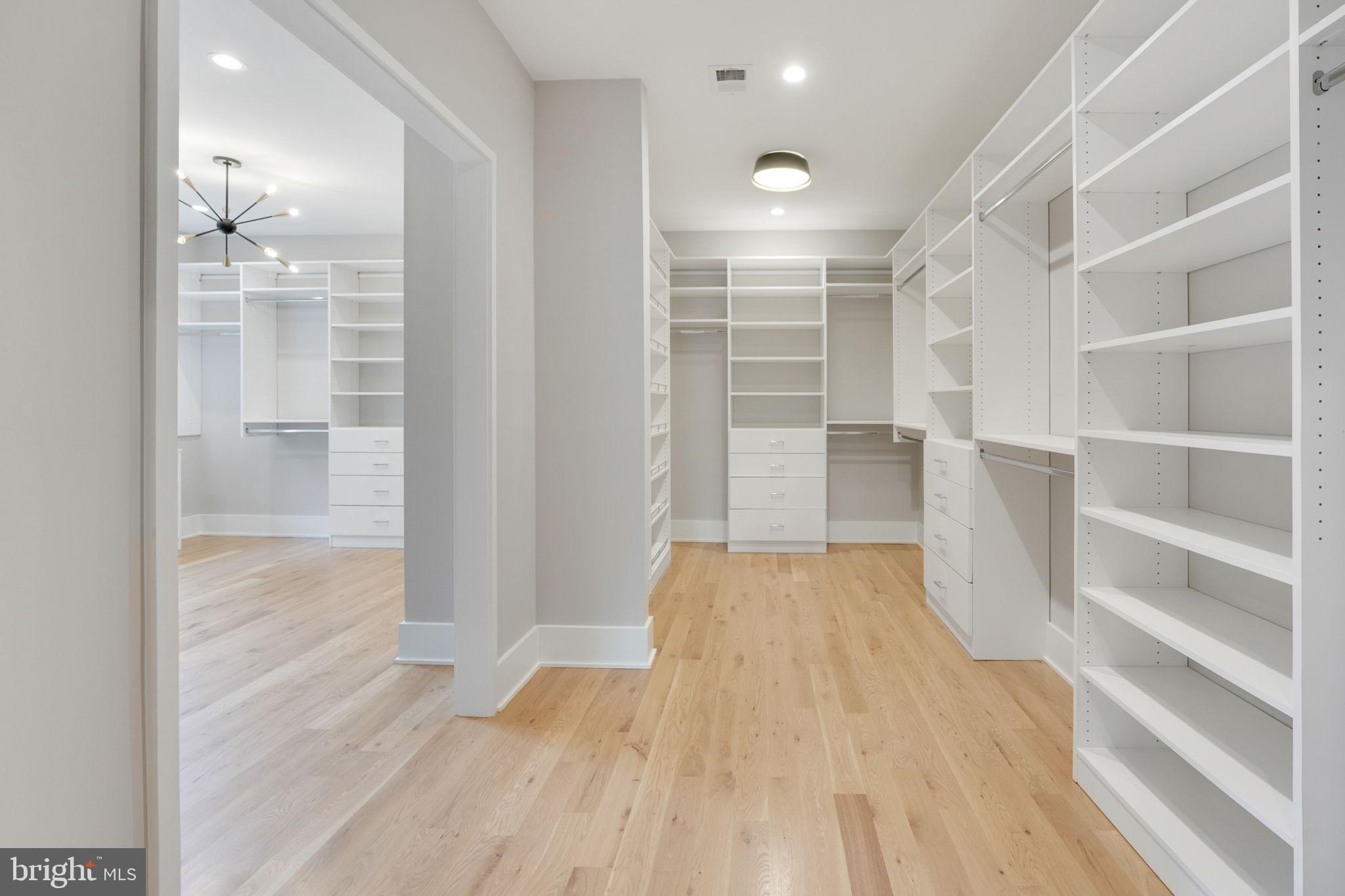 CHAIN BRIDGE FOREST - Residential