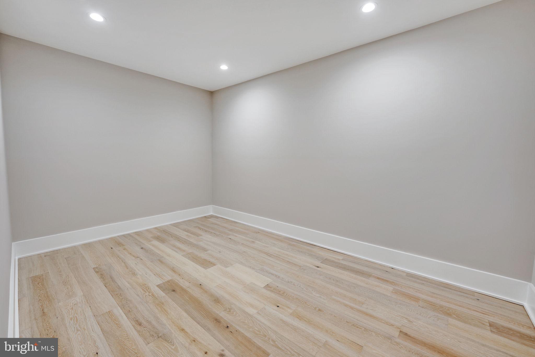 CHAIN BRIDGE FOREST - Residential