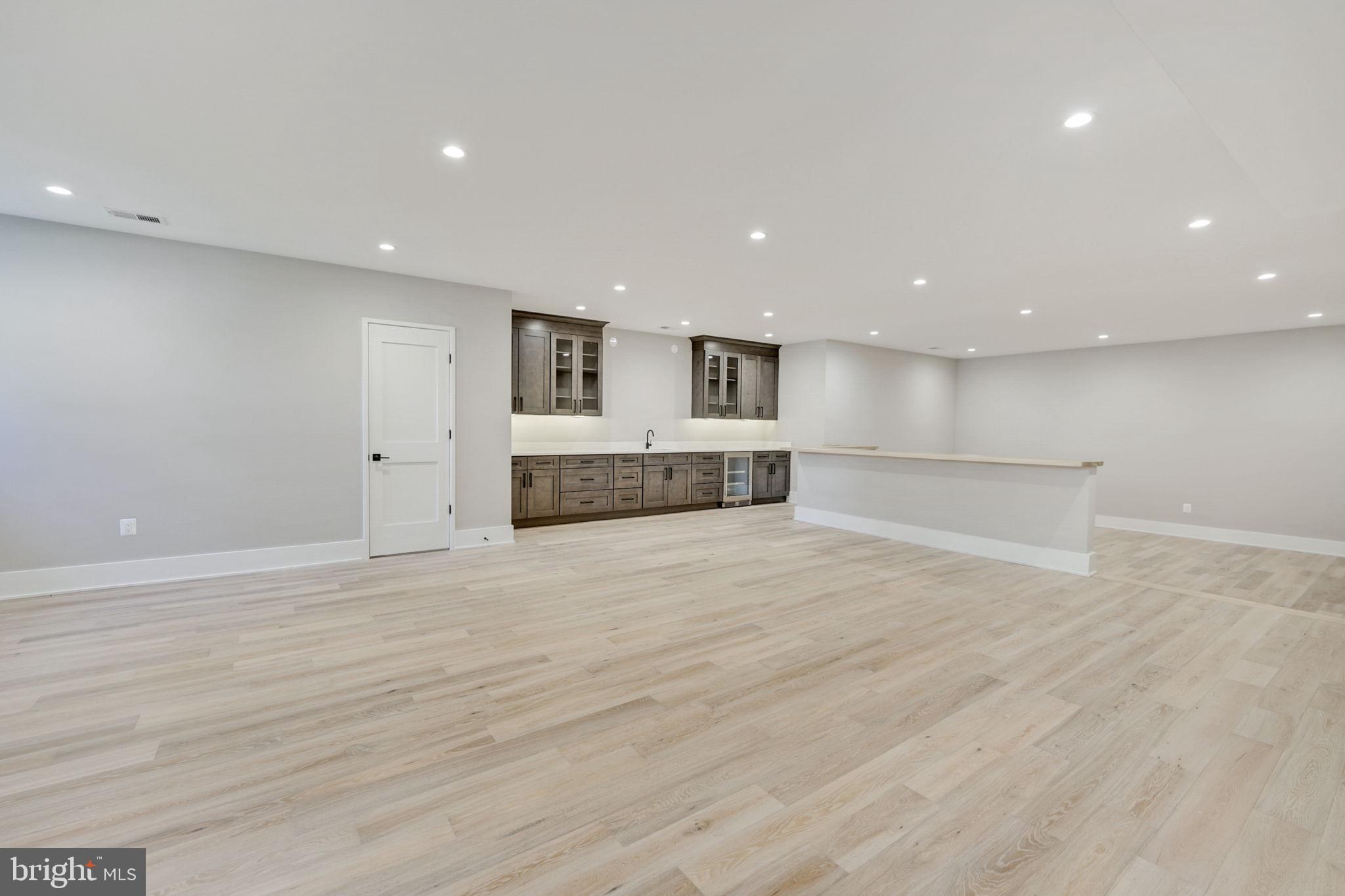 CHAIN BRIDGE FOREST - Residential