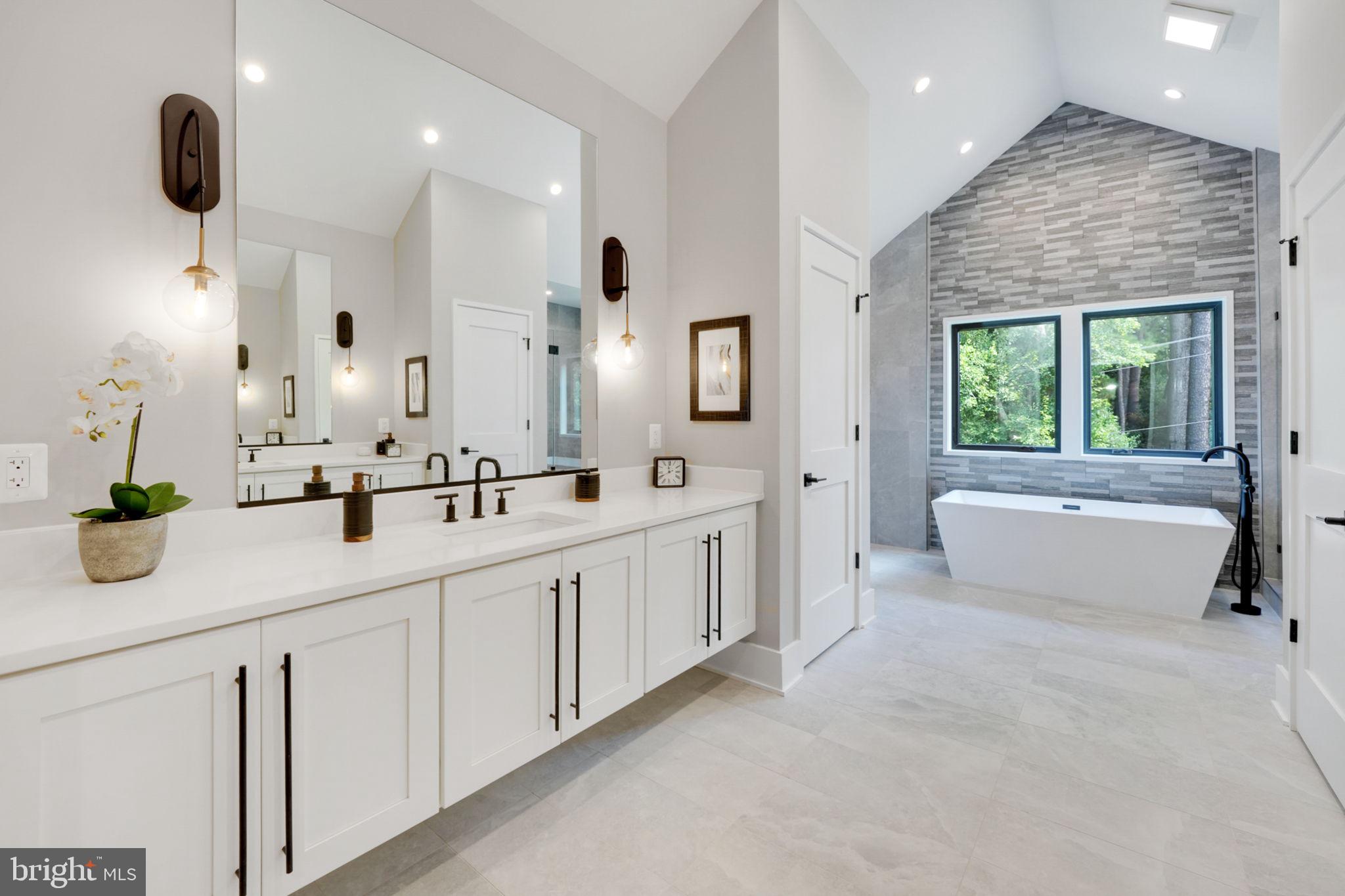 CHAIN BRIDGE FOREST - Residential