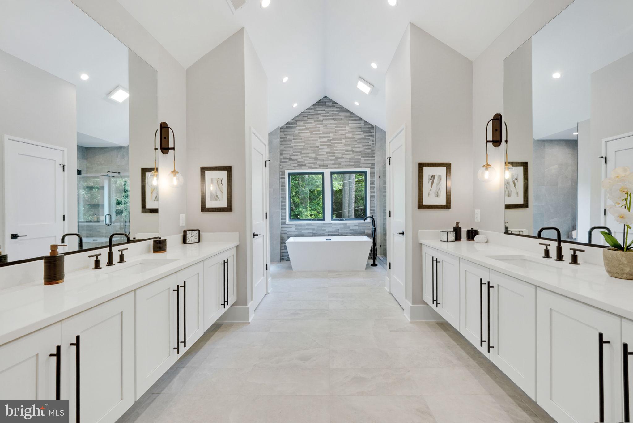 CHAIN BRIDGE FOREST - Residential