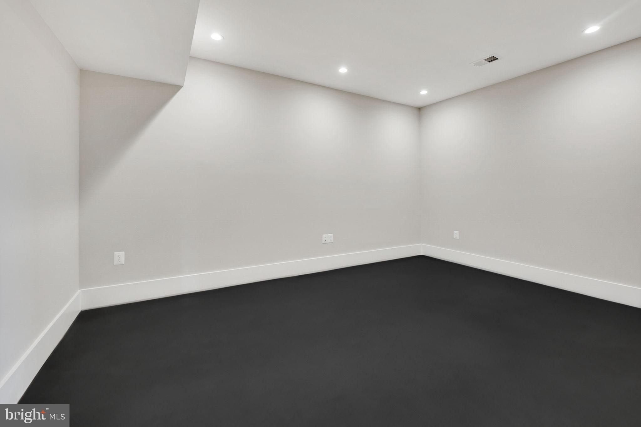 CHAIN BRIDGE FOREST - Residential