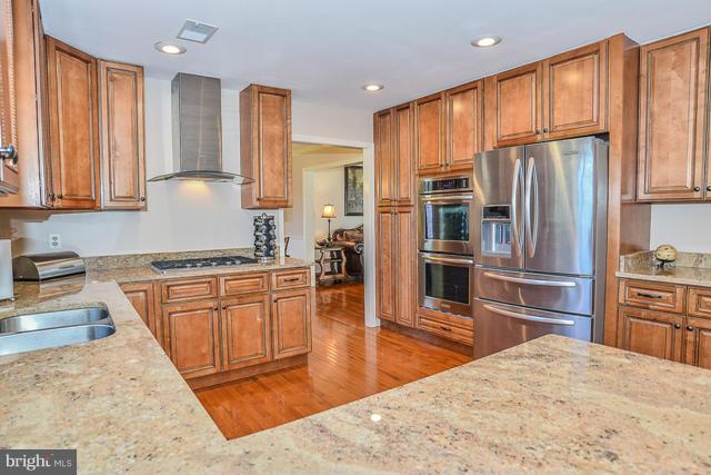 CROSSPOINTE - Residential