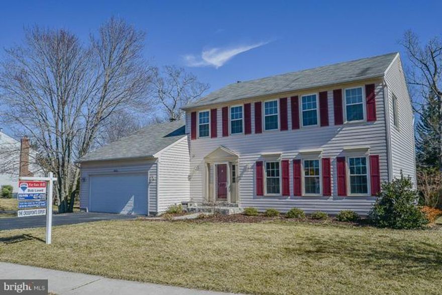 *TOTAL RENOVATION WITH REDESIGNED GOURMET GRANITE KITCHEN & BATHS*DP WINDOWS*GARAGE DR.*S/S APPLIANCES*DOORS*HARDWOOD FLRS.*PLANTATION SHUTTERS*DECK*GAS  HEAT,H2o & FIREPLACE*C-FANS*JACUZZI*FINISHED BASEMENT W/FULL BATH & WORKOUT RM.*COMM. POOLS,TENNIS,PONDS & JOGGING PATHS* SOUTH COUNTY H/S & GOLF COURSE!****