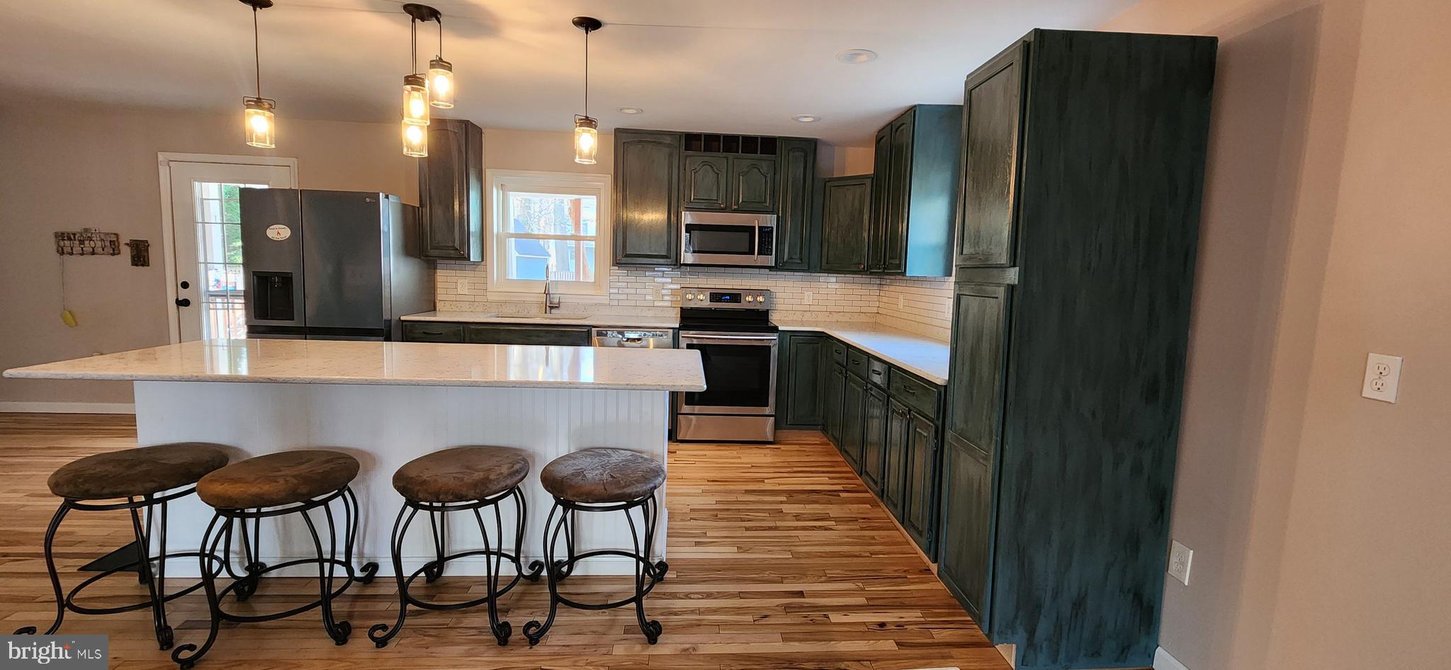 DRUM POINT - Residential Lease