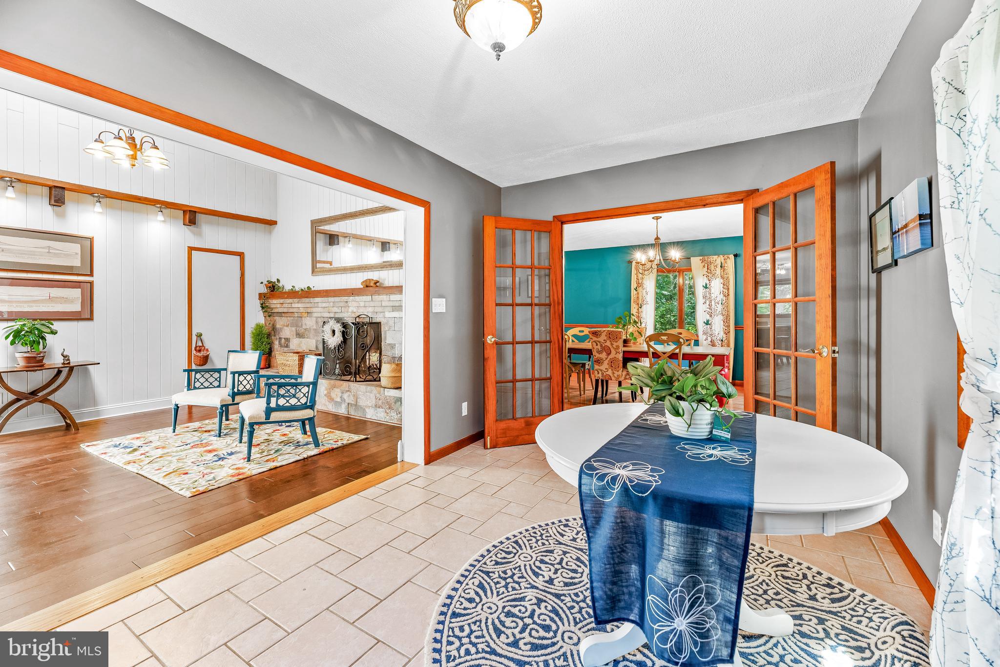 SOCIETY HILL - Residential