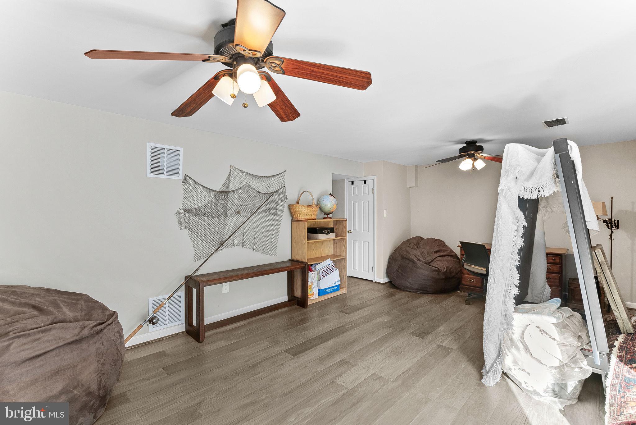 LAKE BRADDOCK - Residential