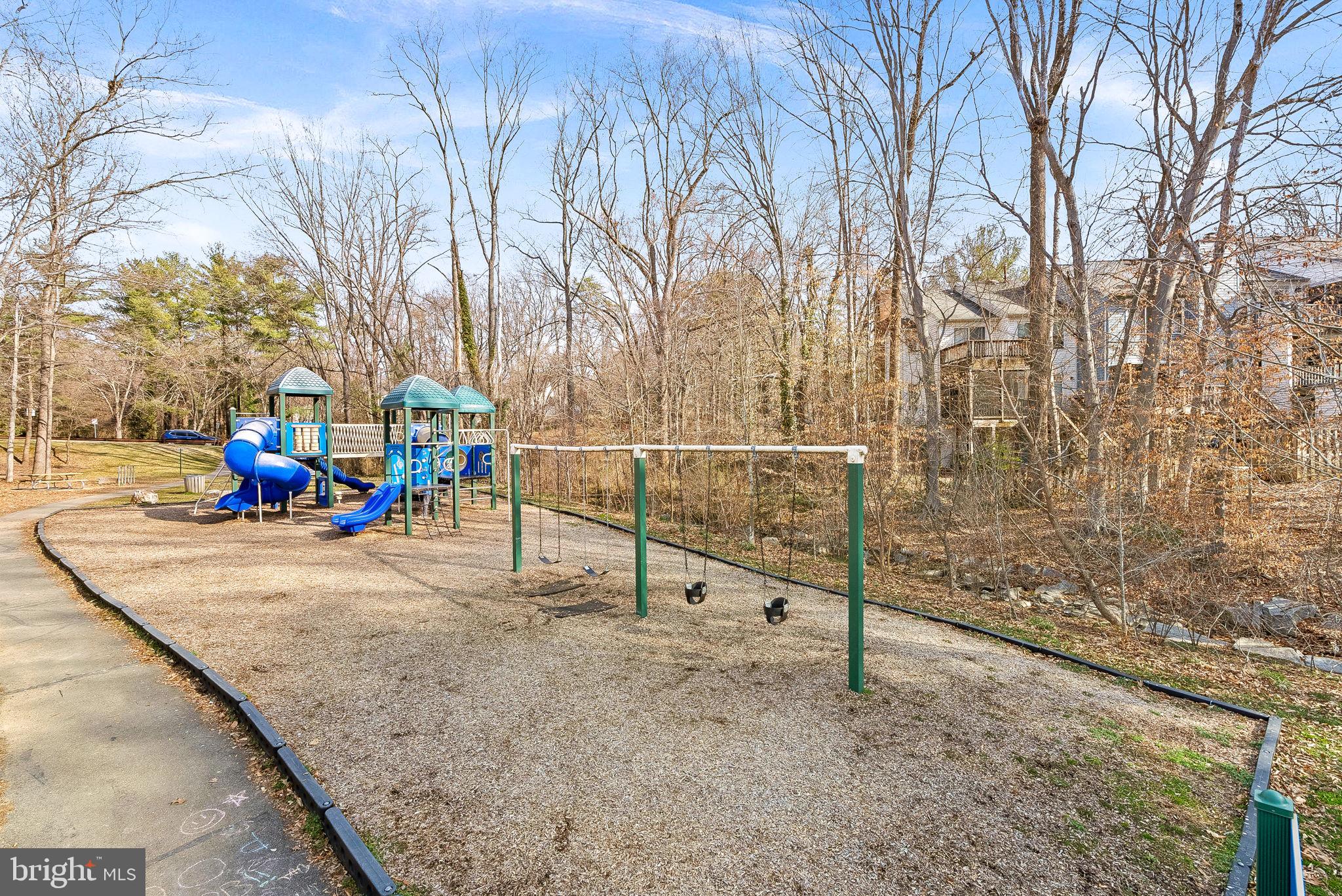 LAKE BRADDOCK - Residential