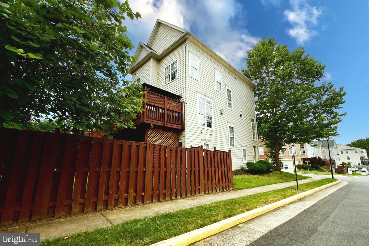 613 BATTERY TERRACE NE