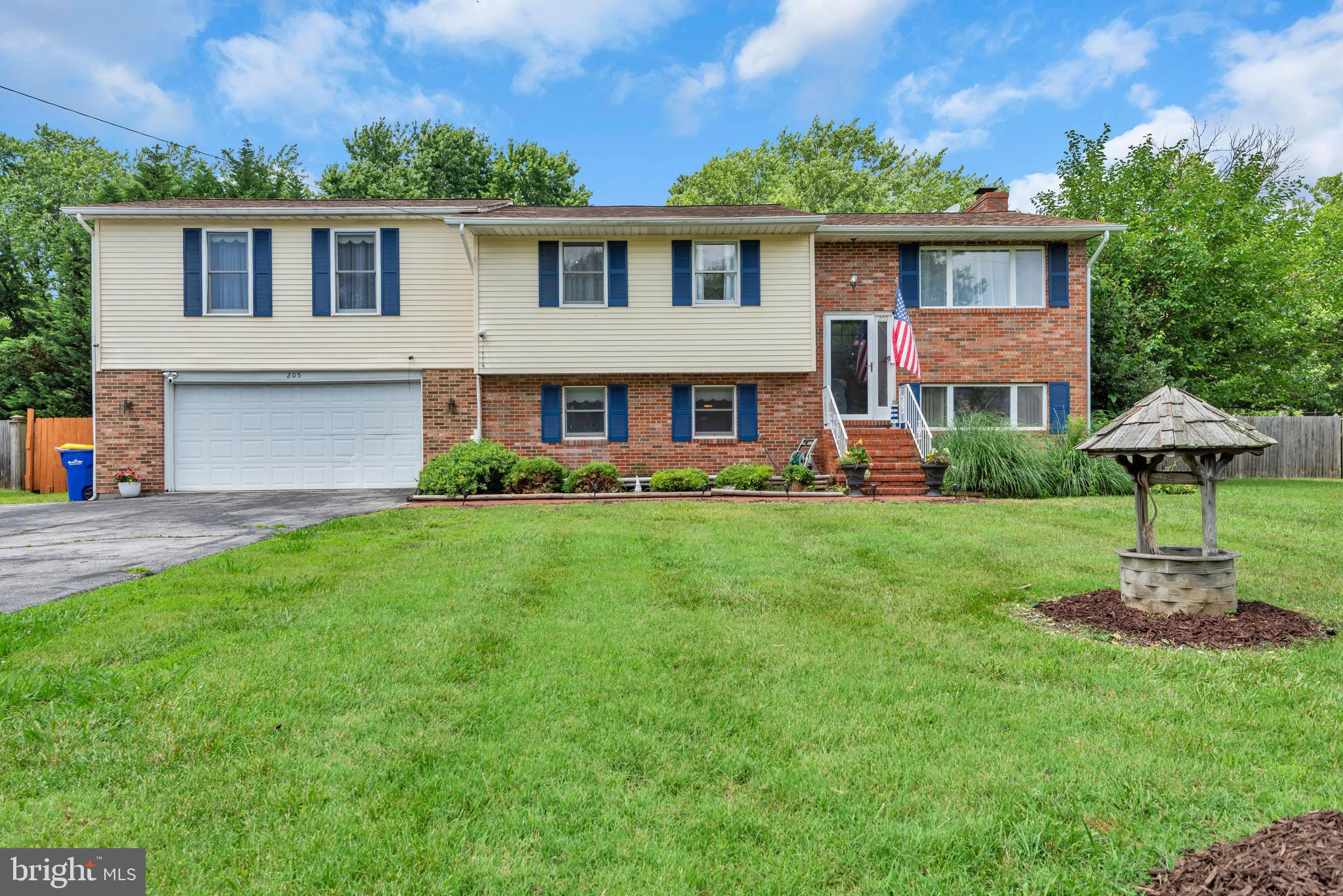 205 ANCHOR LANE