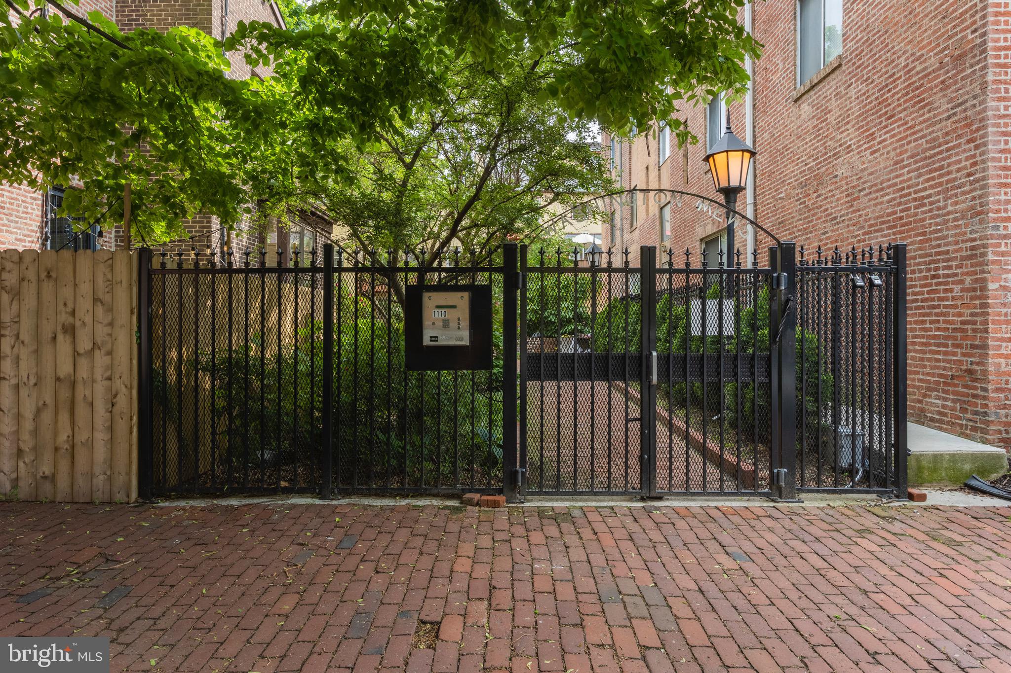 1110 LOMBARD STREET 17