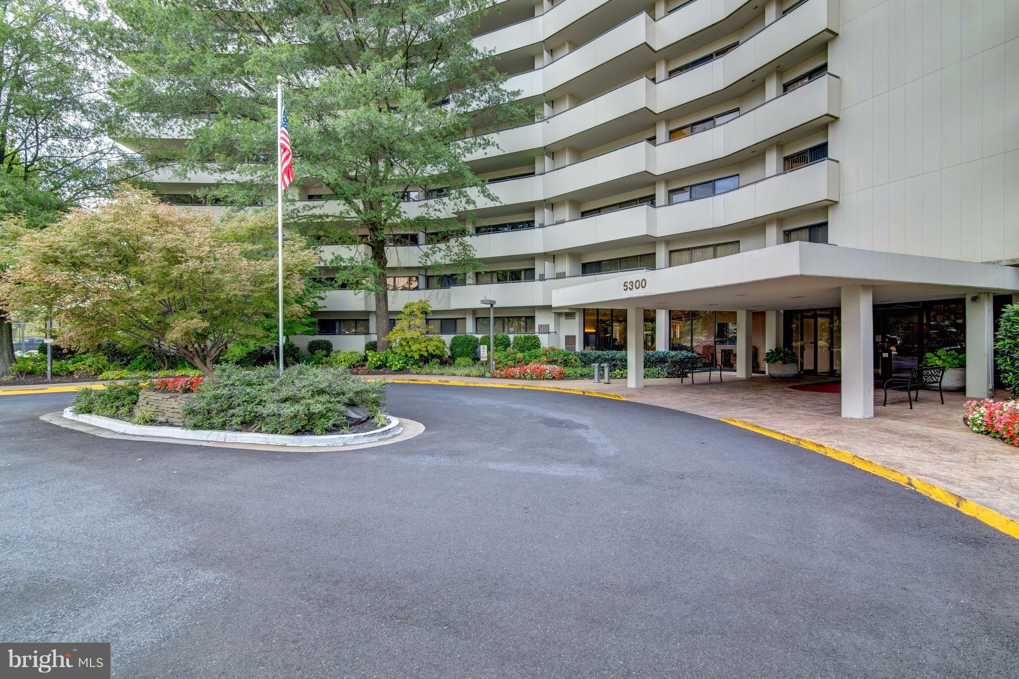 CARLYLE HOUSE - Residential