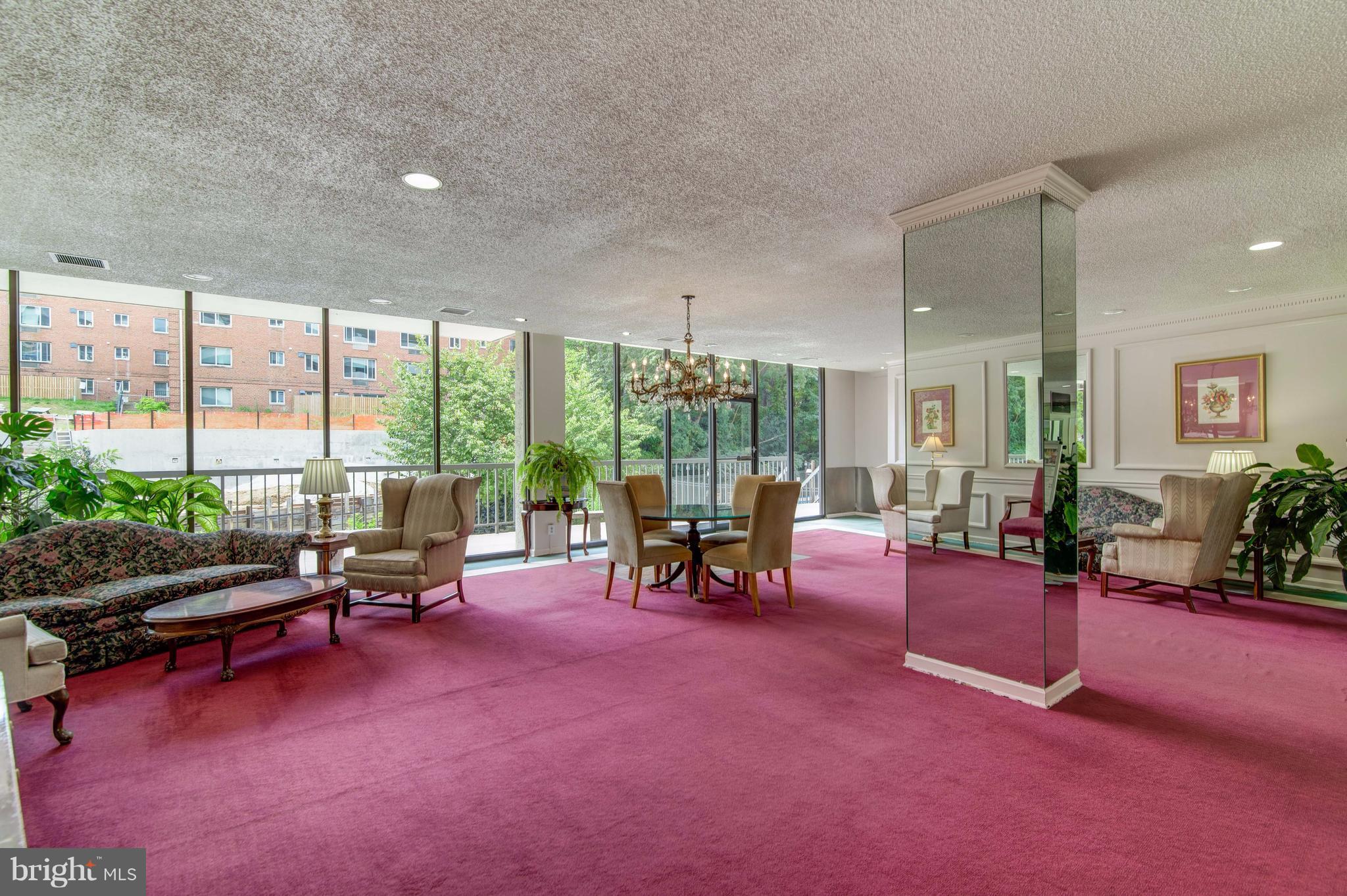 CARLYLE HOUSE - Residential