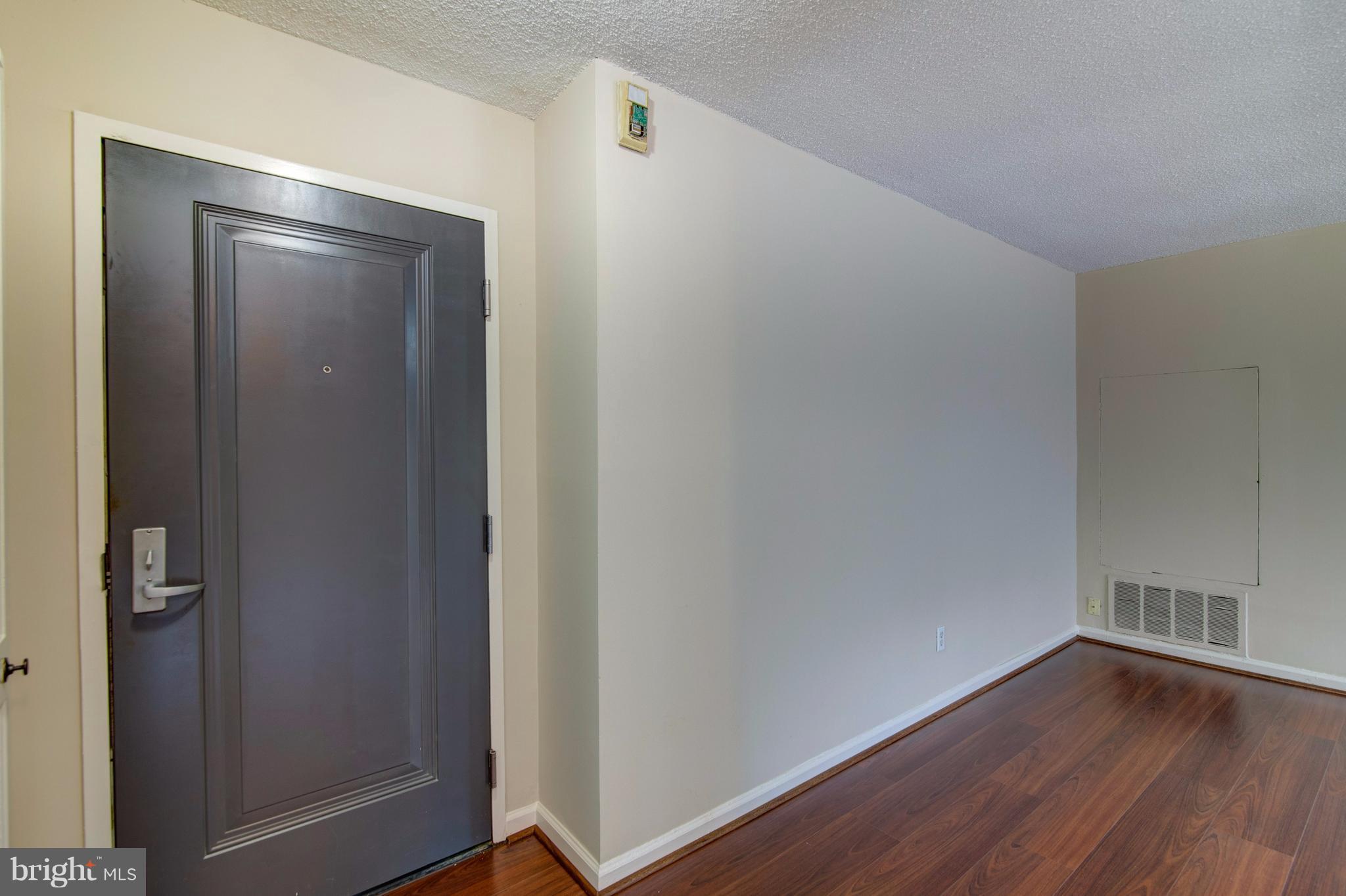 CARLYLE HOUSE - Residential