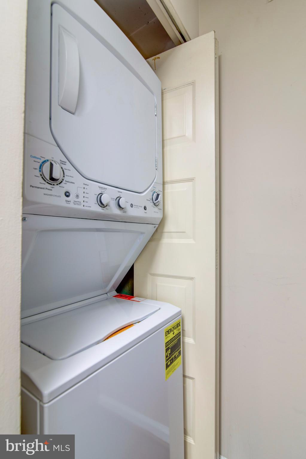 CARLYLE HOUSE - Residential