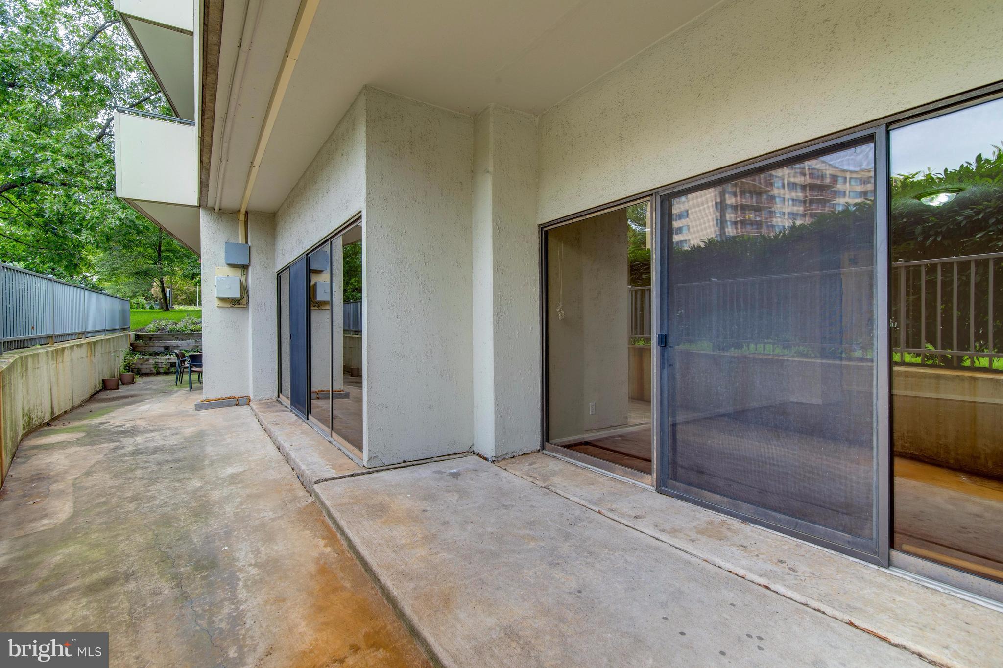 CARLYLE HOUSE - Residential