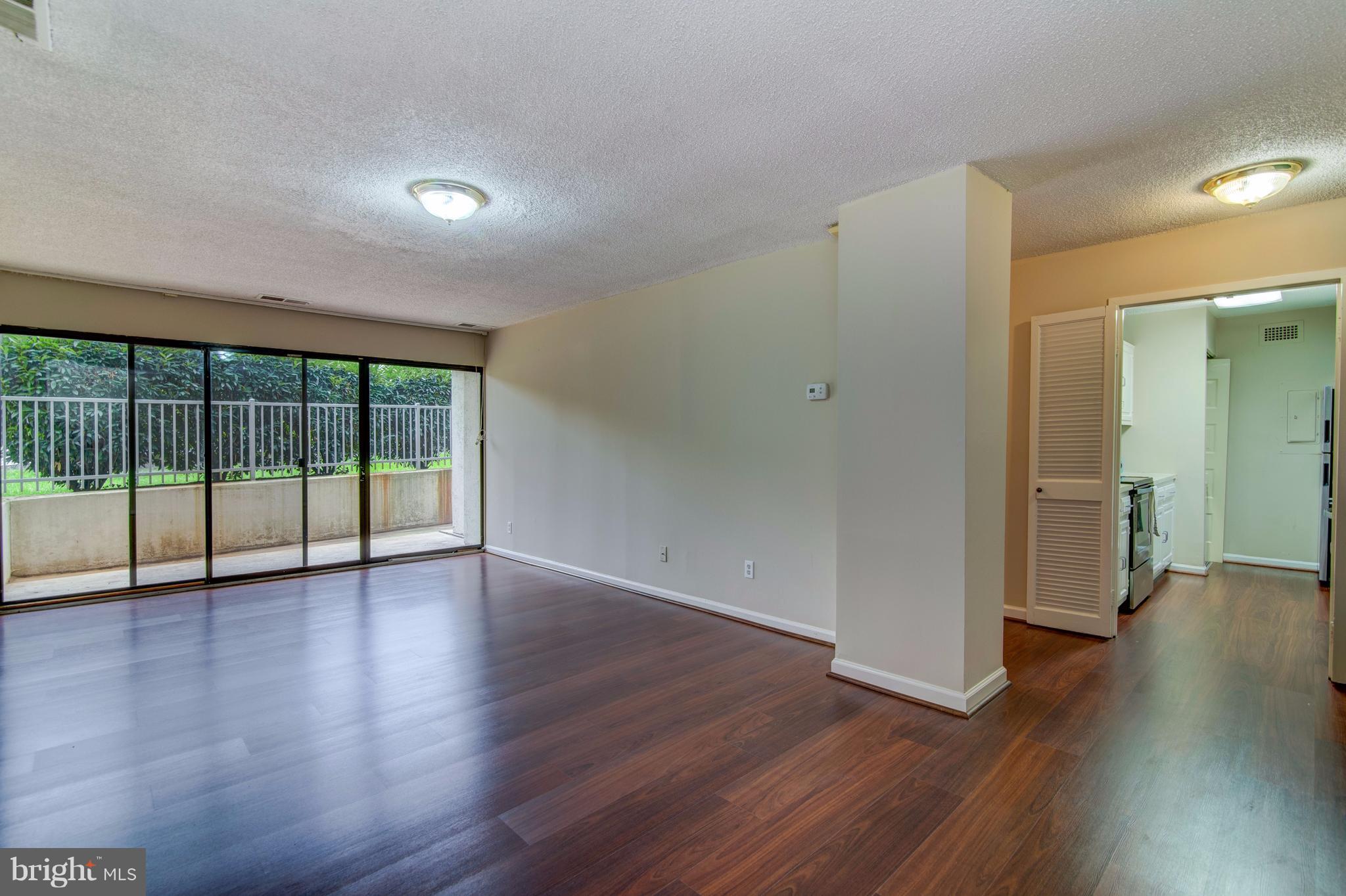 CARLYLE HOUSE - Residential