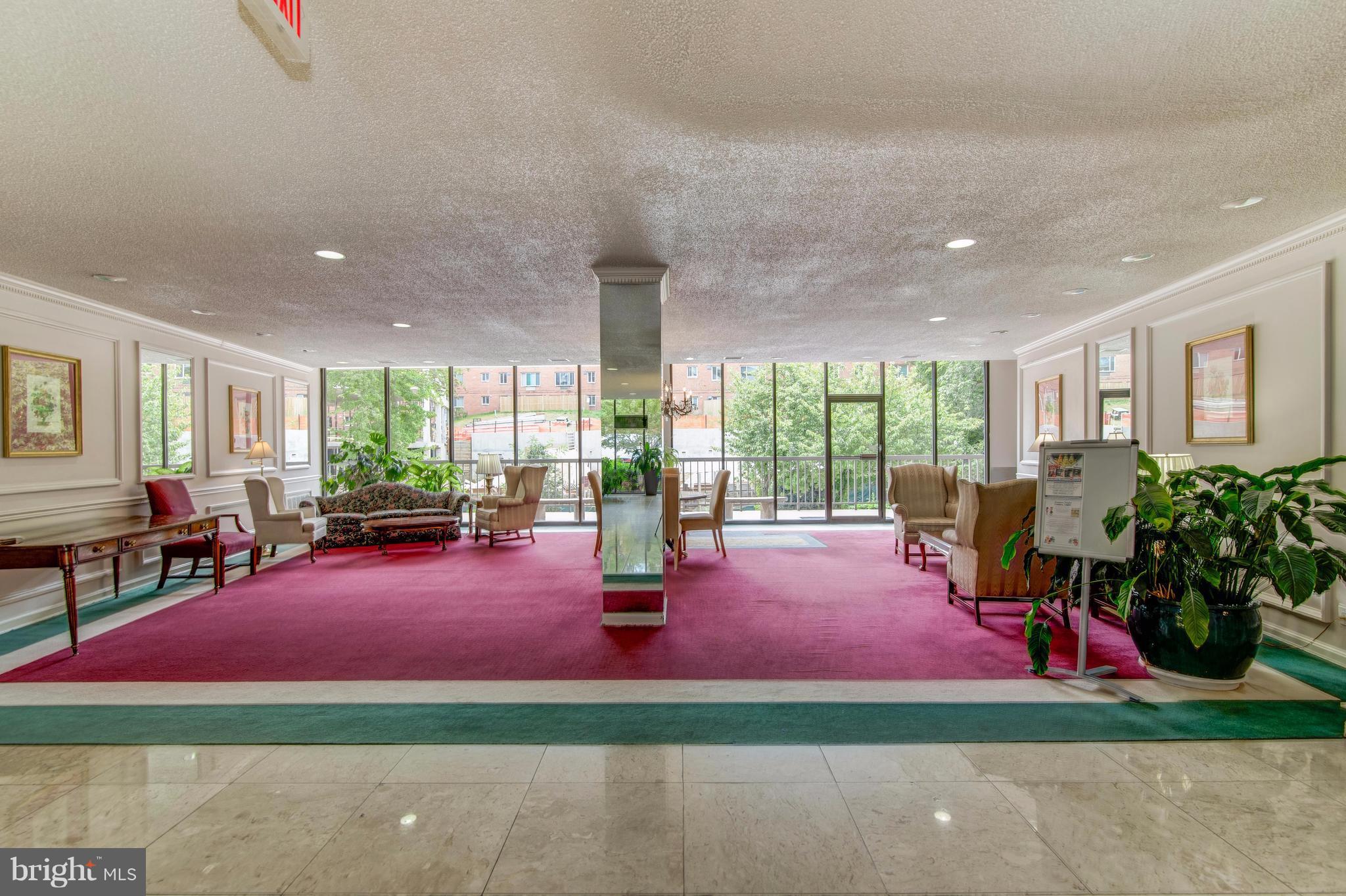 CARLYLE HOUSE - Residential