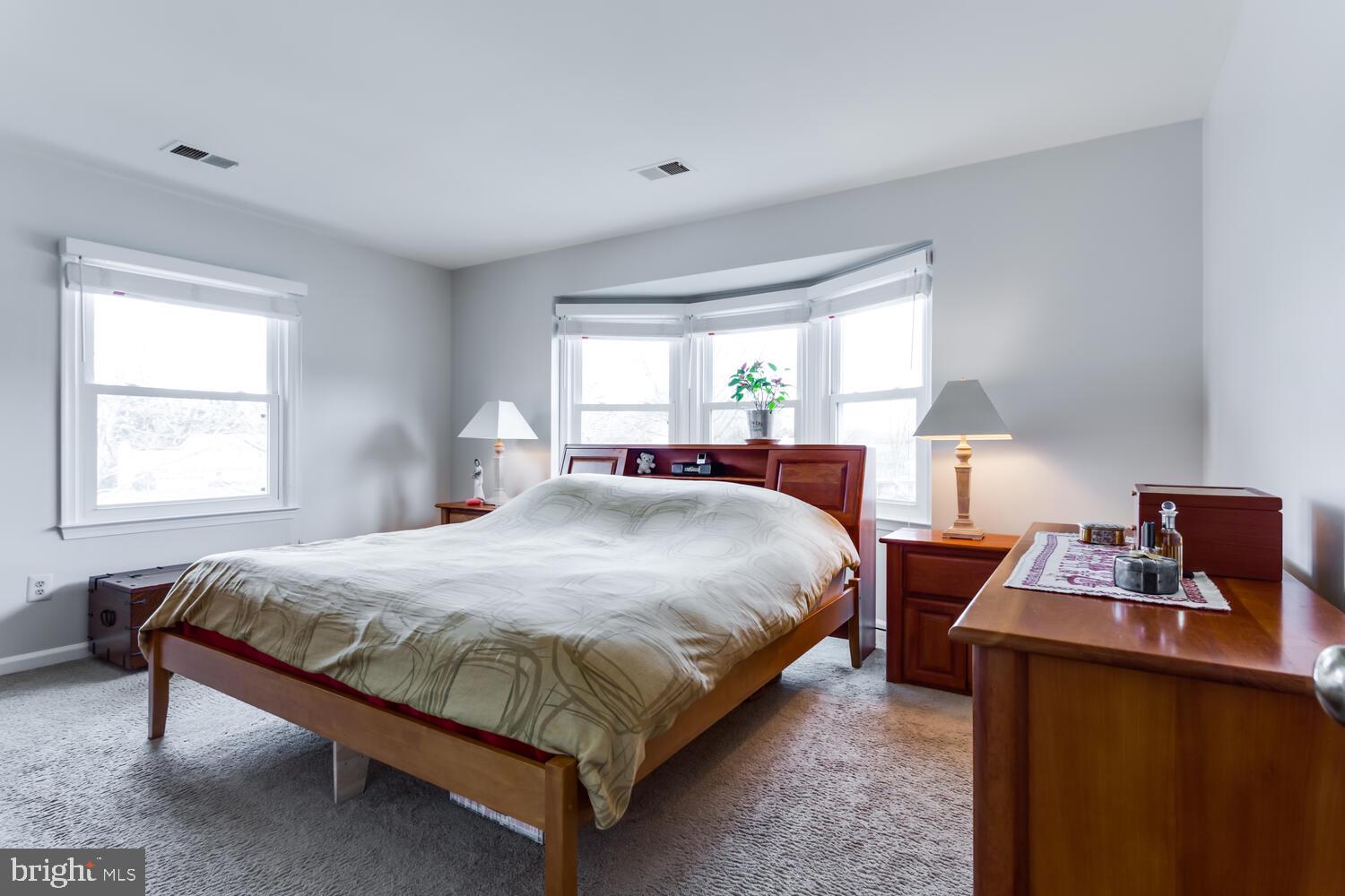 CRESTBROOK - Residential