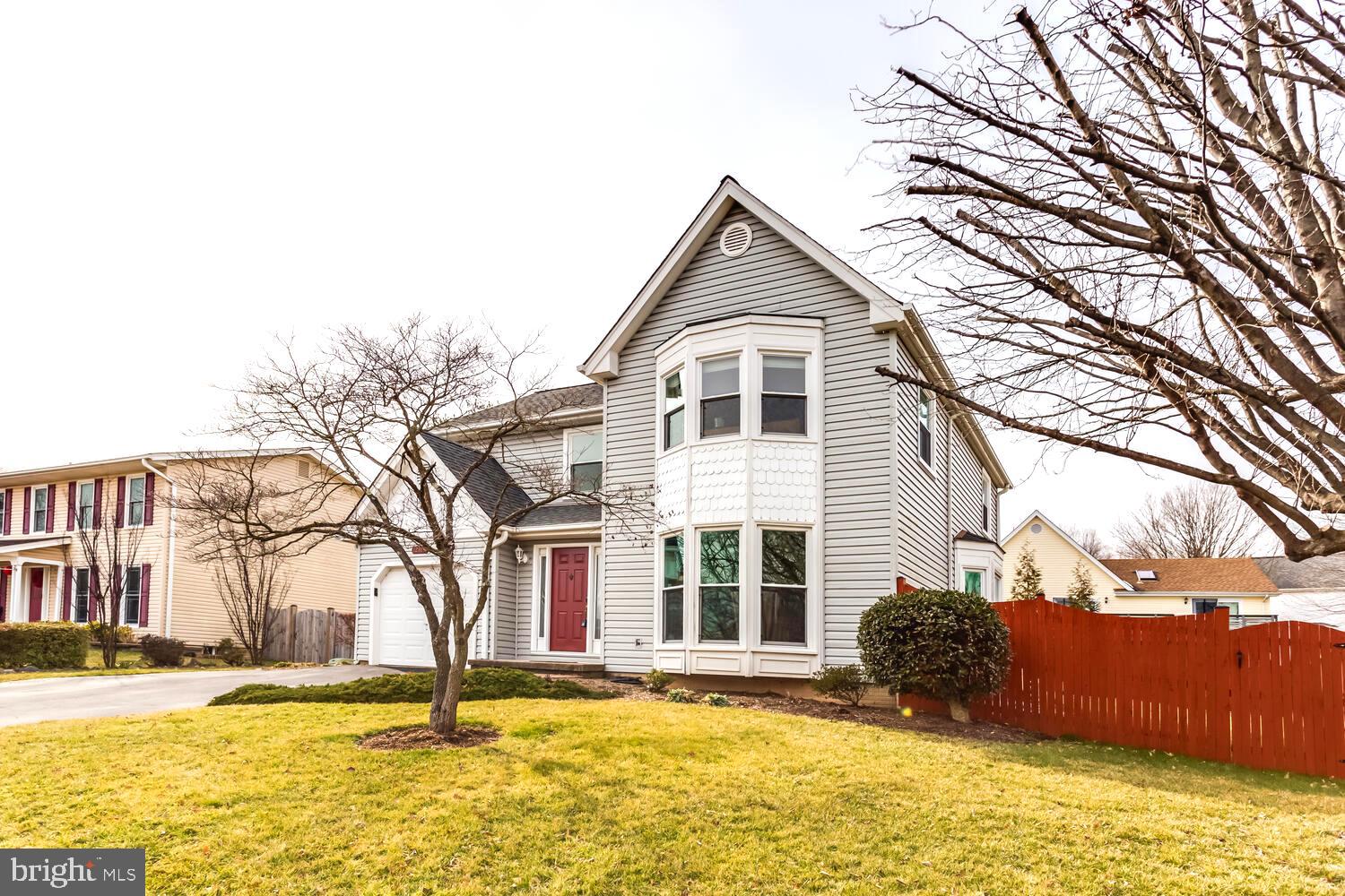 CRESTBROOK - Residential