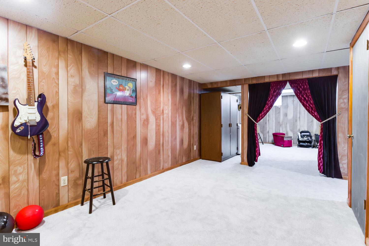 CRESTBROOK - Residential