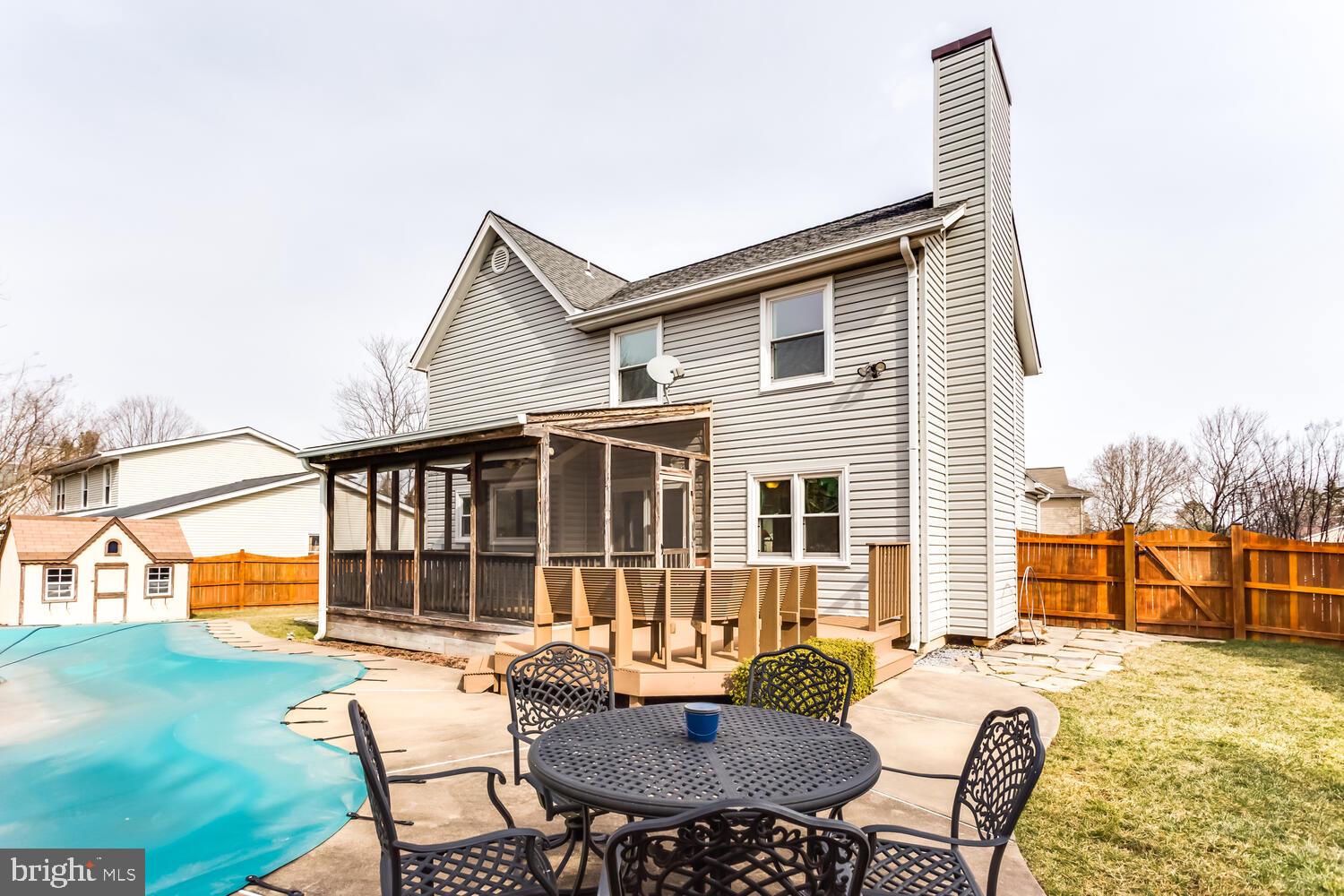 CRESTBROOK - Residential