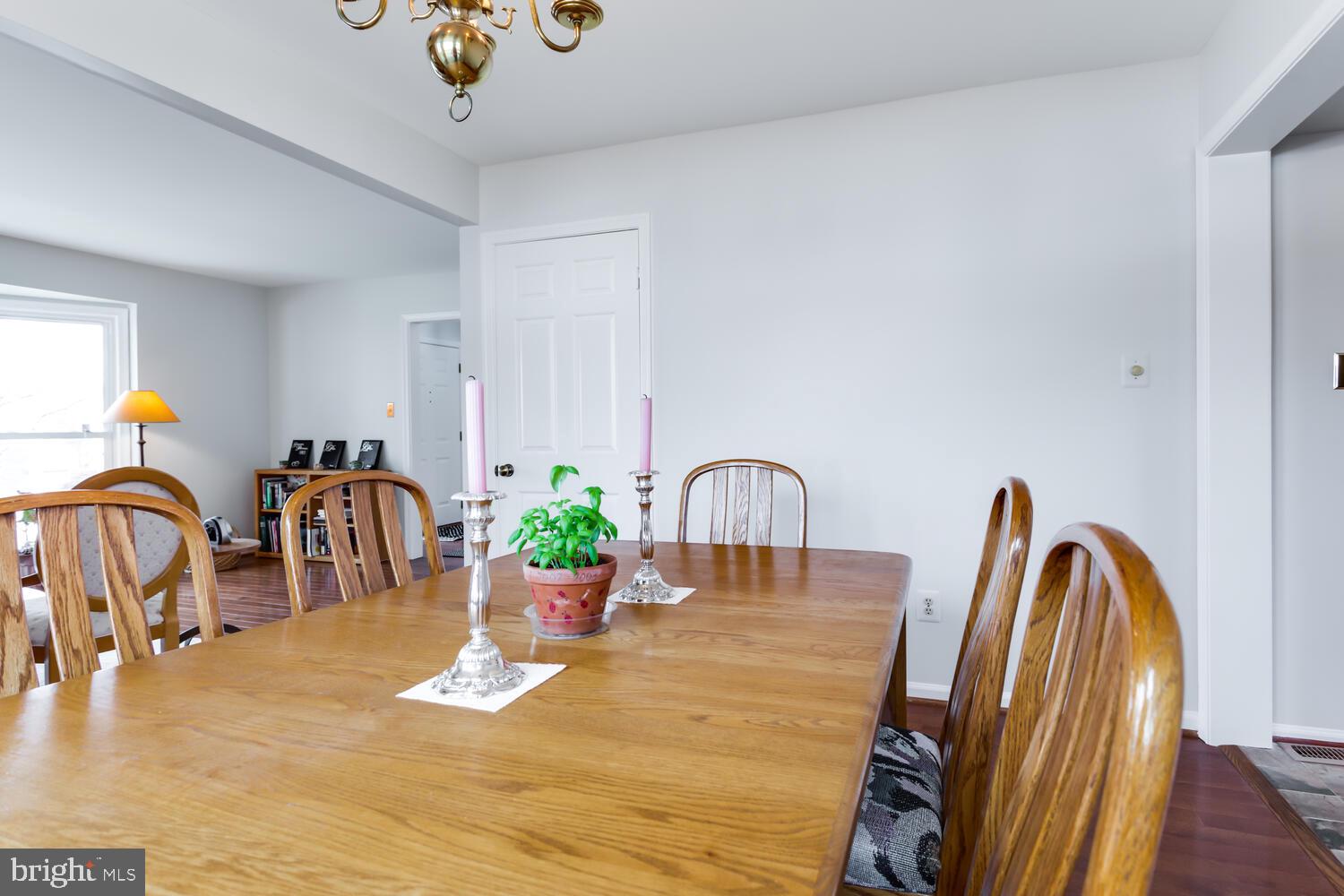 CRESTBROOK - Residential