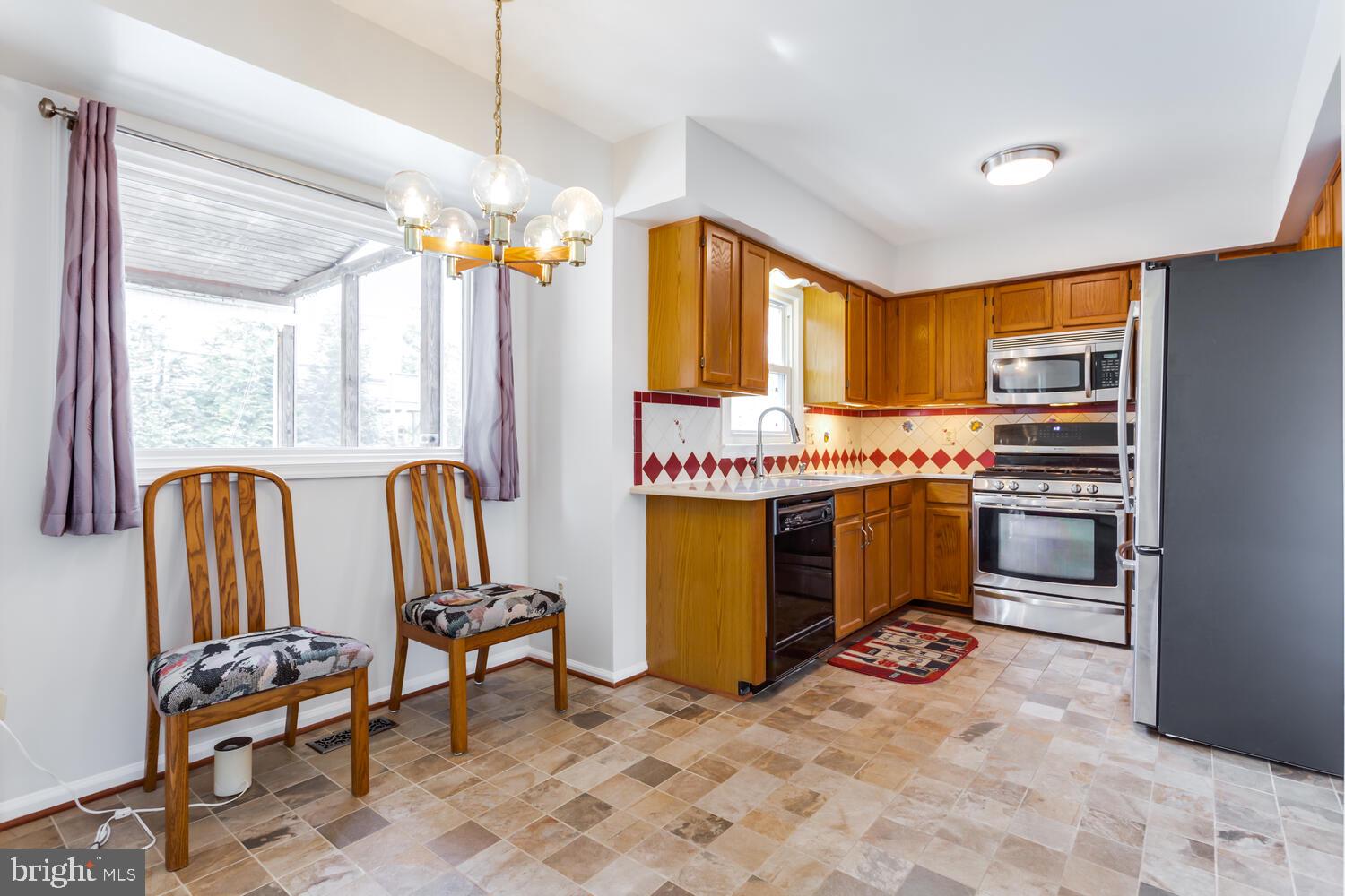 CRESTBROOK - Residential