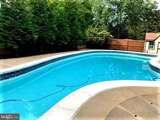 CRESTBROOK - Residential