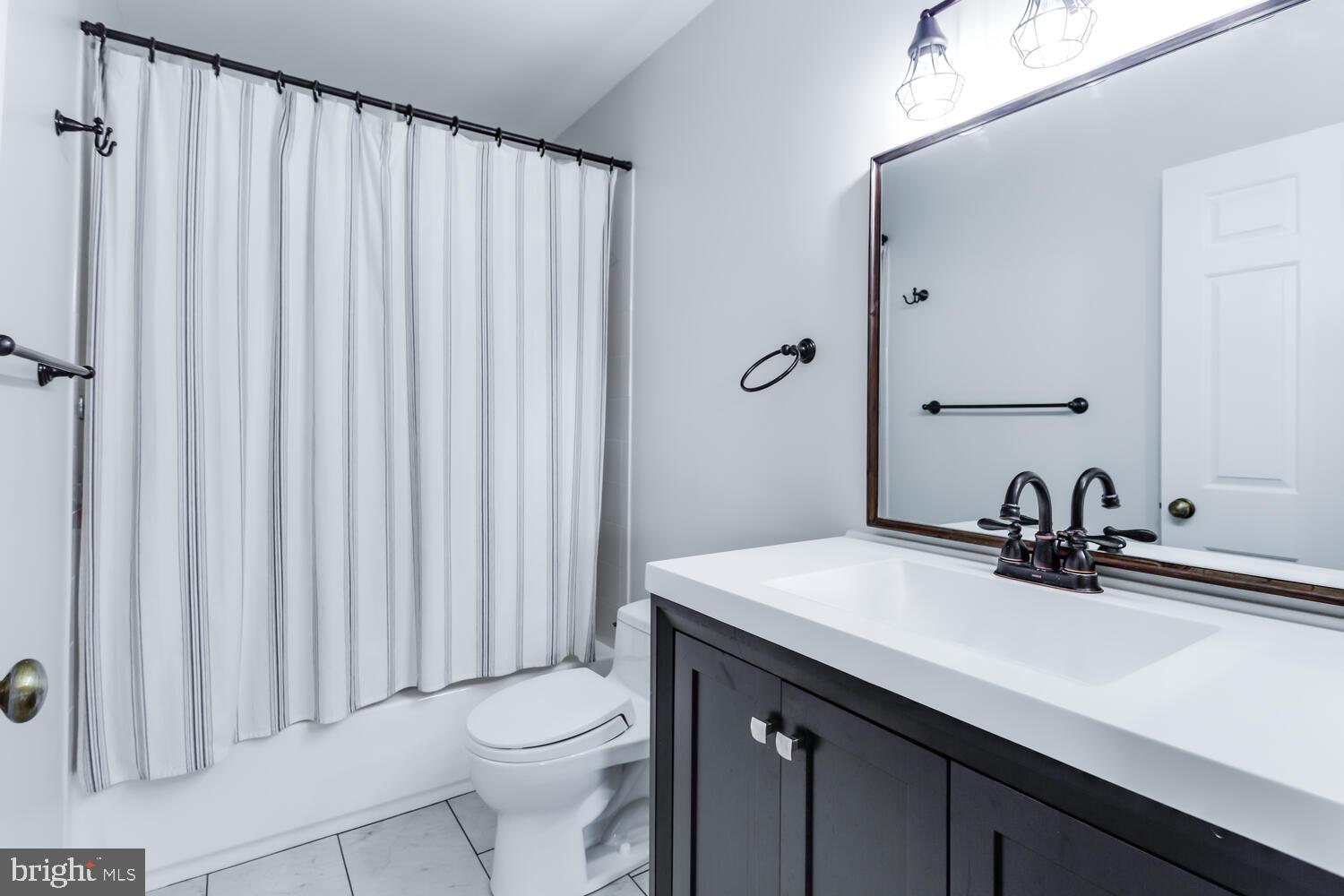 CRESTBROOK - Residential