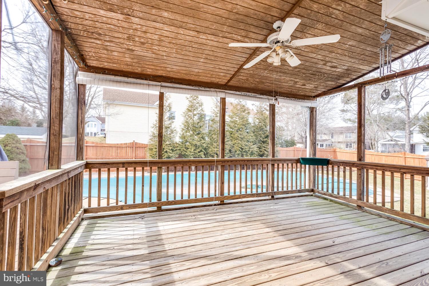 CRESTBROOK - Residential