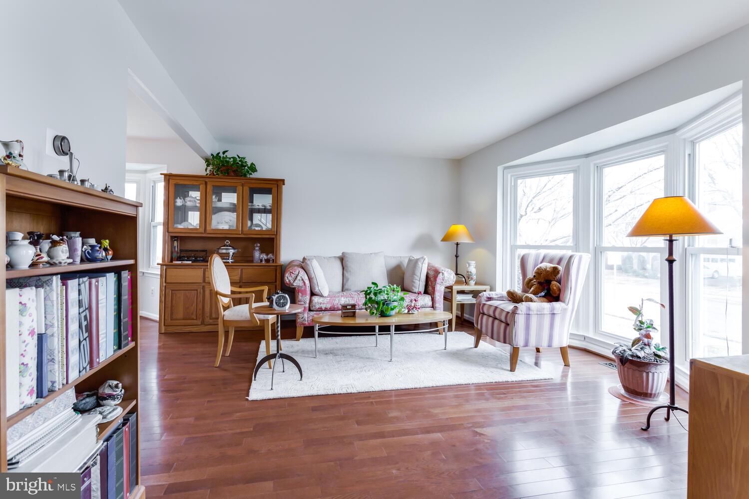 CRESTBROOK - Residential