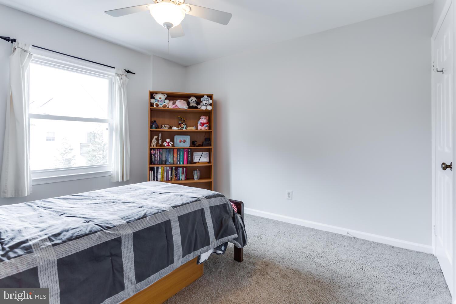 CRESTBROOK - Residential