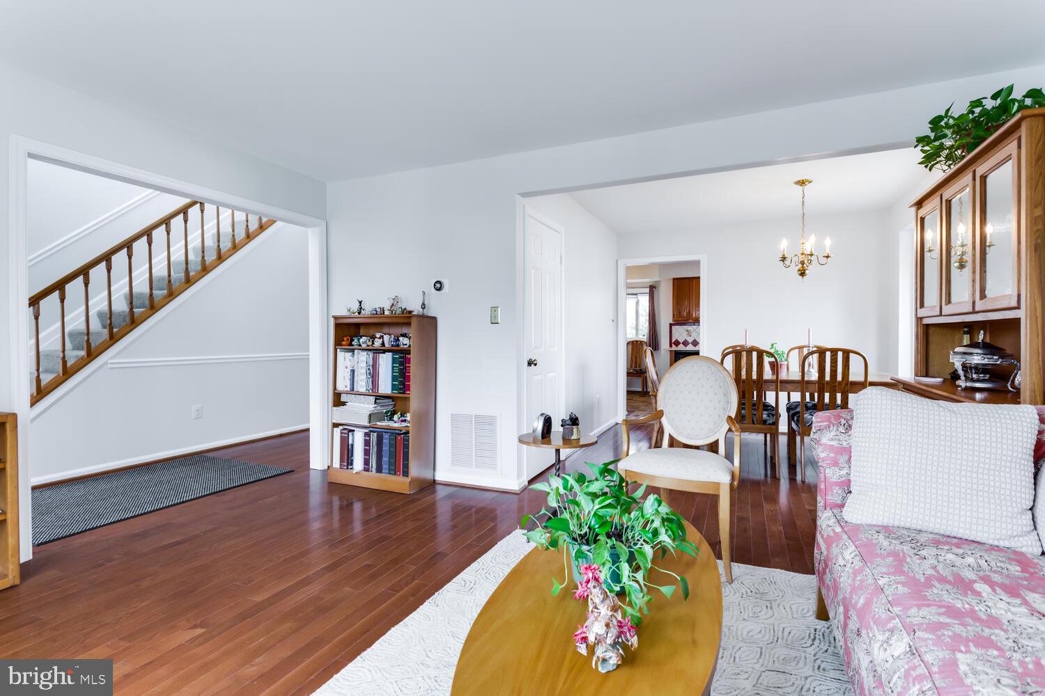 CRESTBROOK - Residential