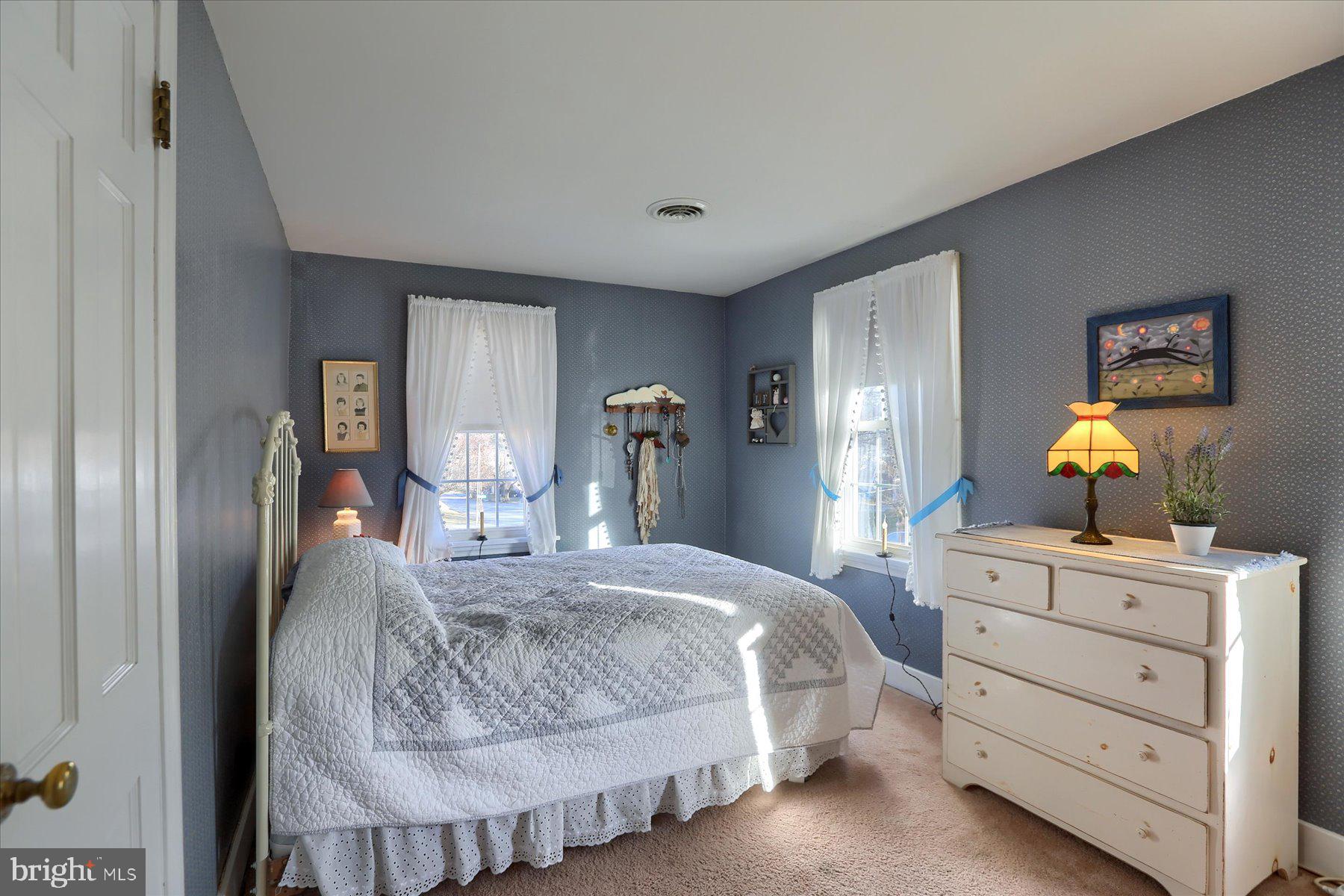 LINCOLN AVE AREA - Residential