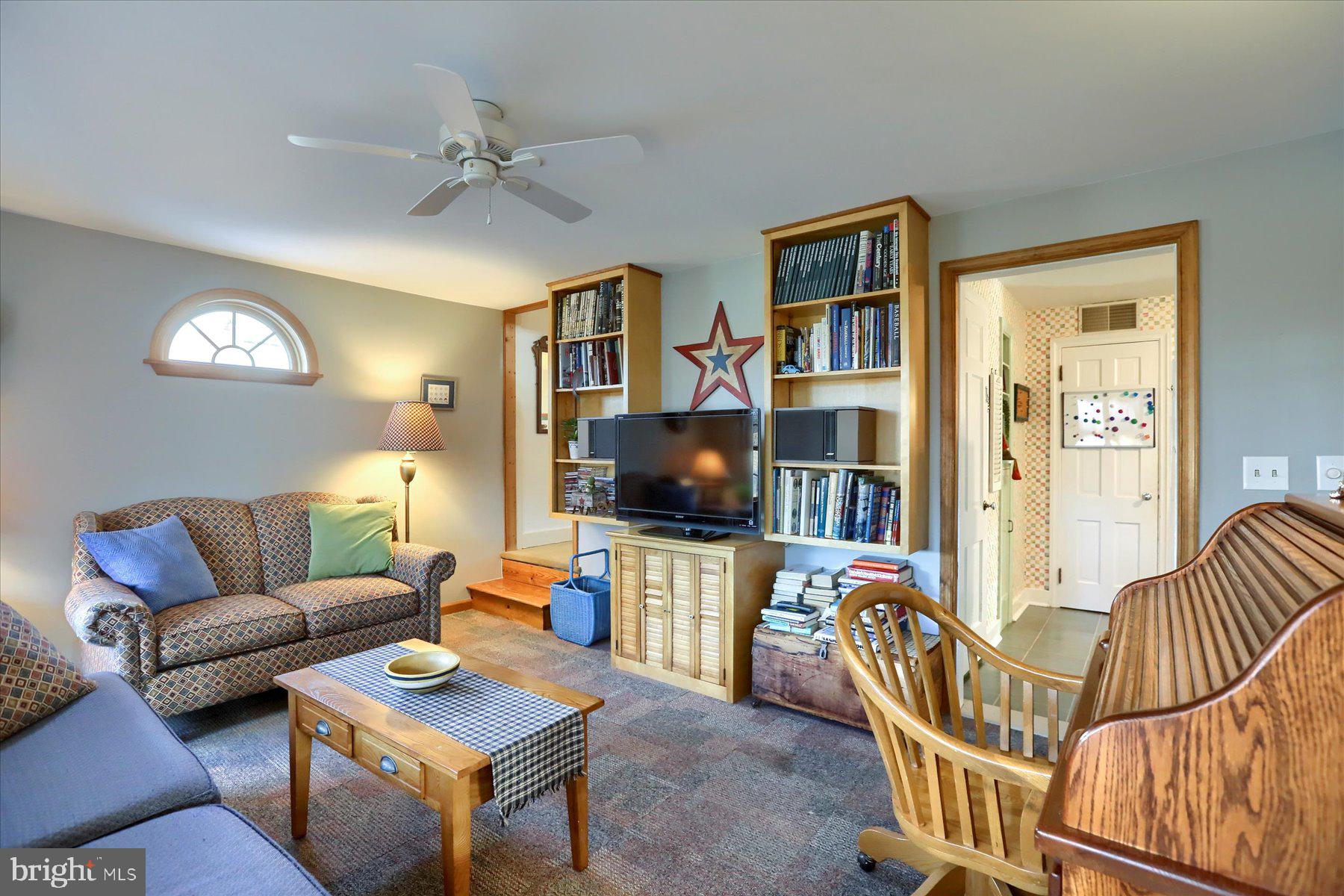 LINCOLN AVE AREA - Residential