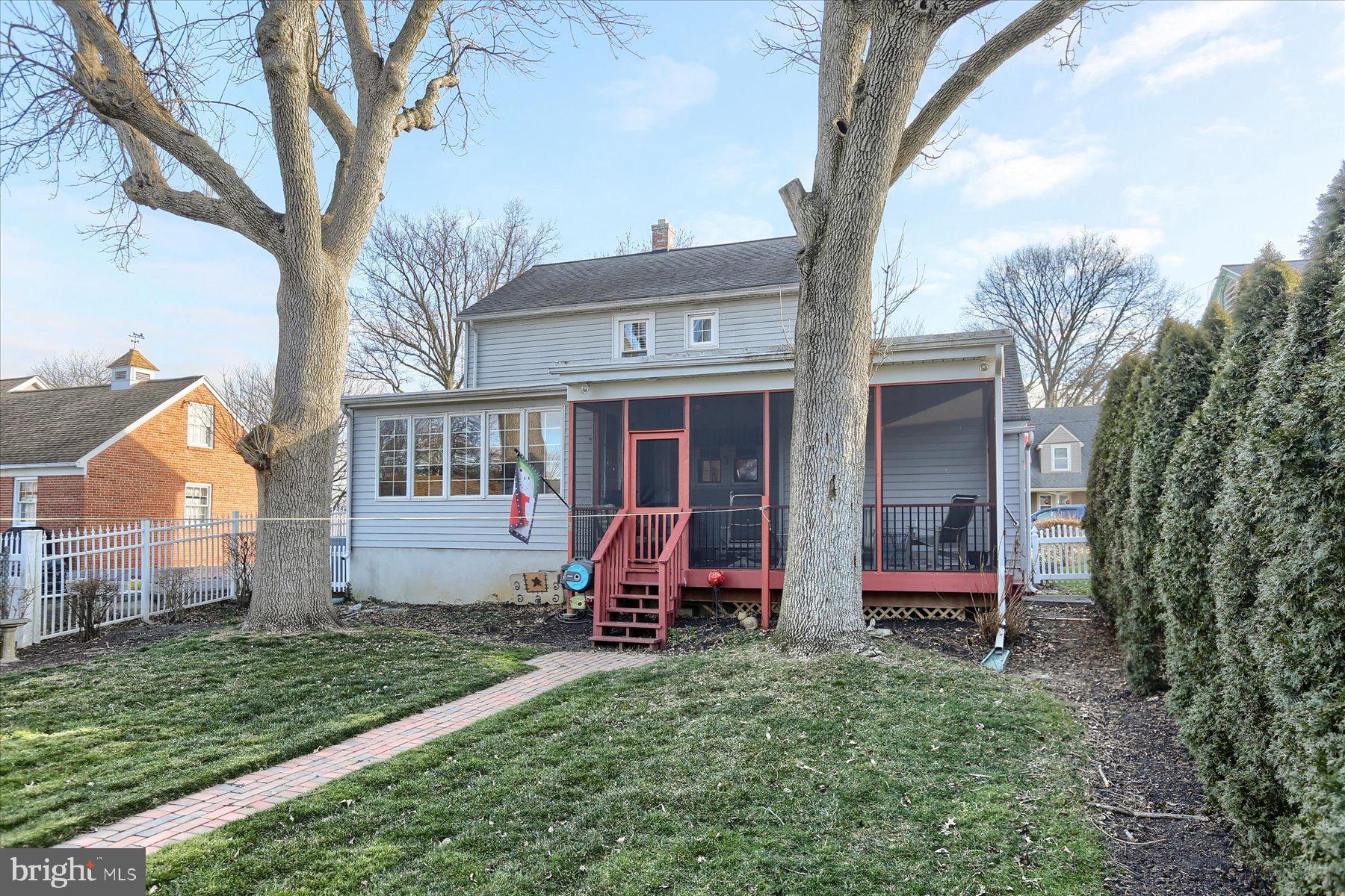 LINCOLN AVE AREA - Residential