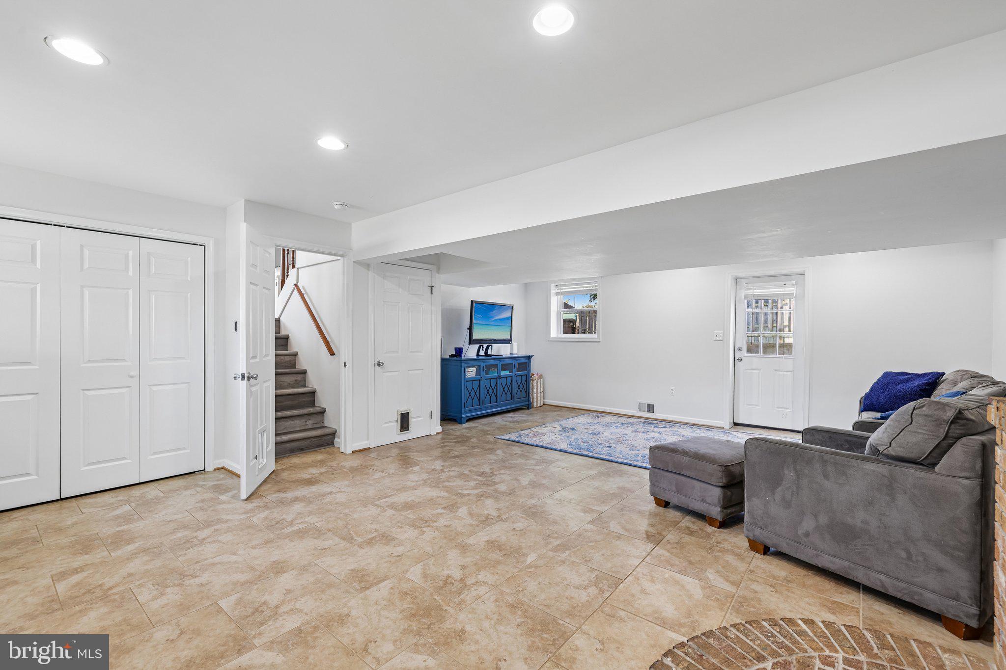 MT AIRY VILLAGE - Residential