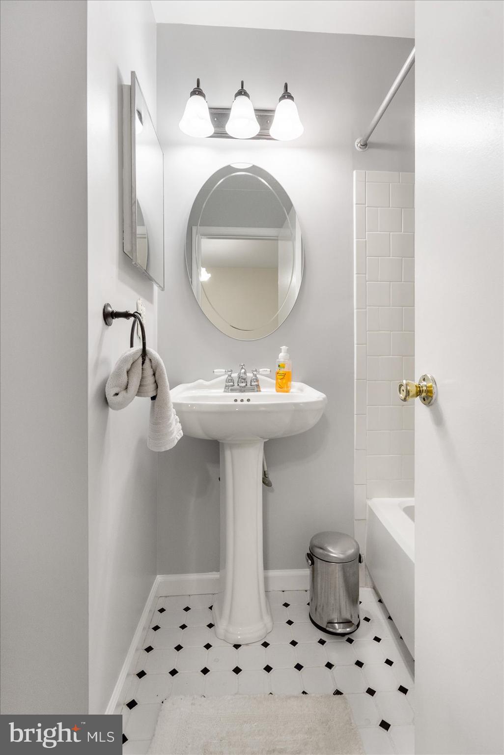 CASTLEMILL - Residential