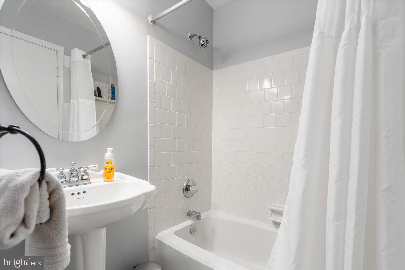 CASTLEMILL - Residential