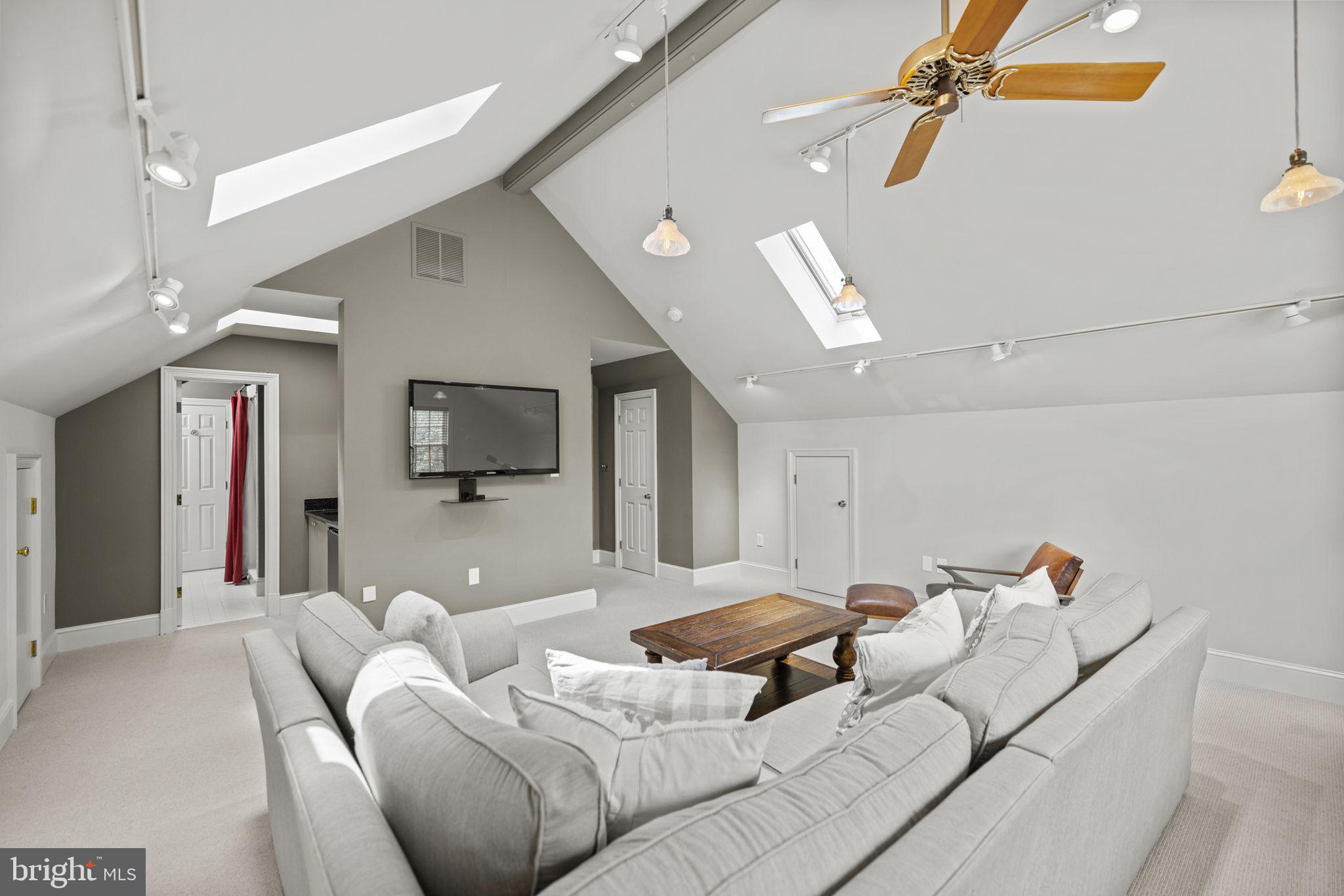 GLEN ECHO HEIGHTS - Residential