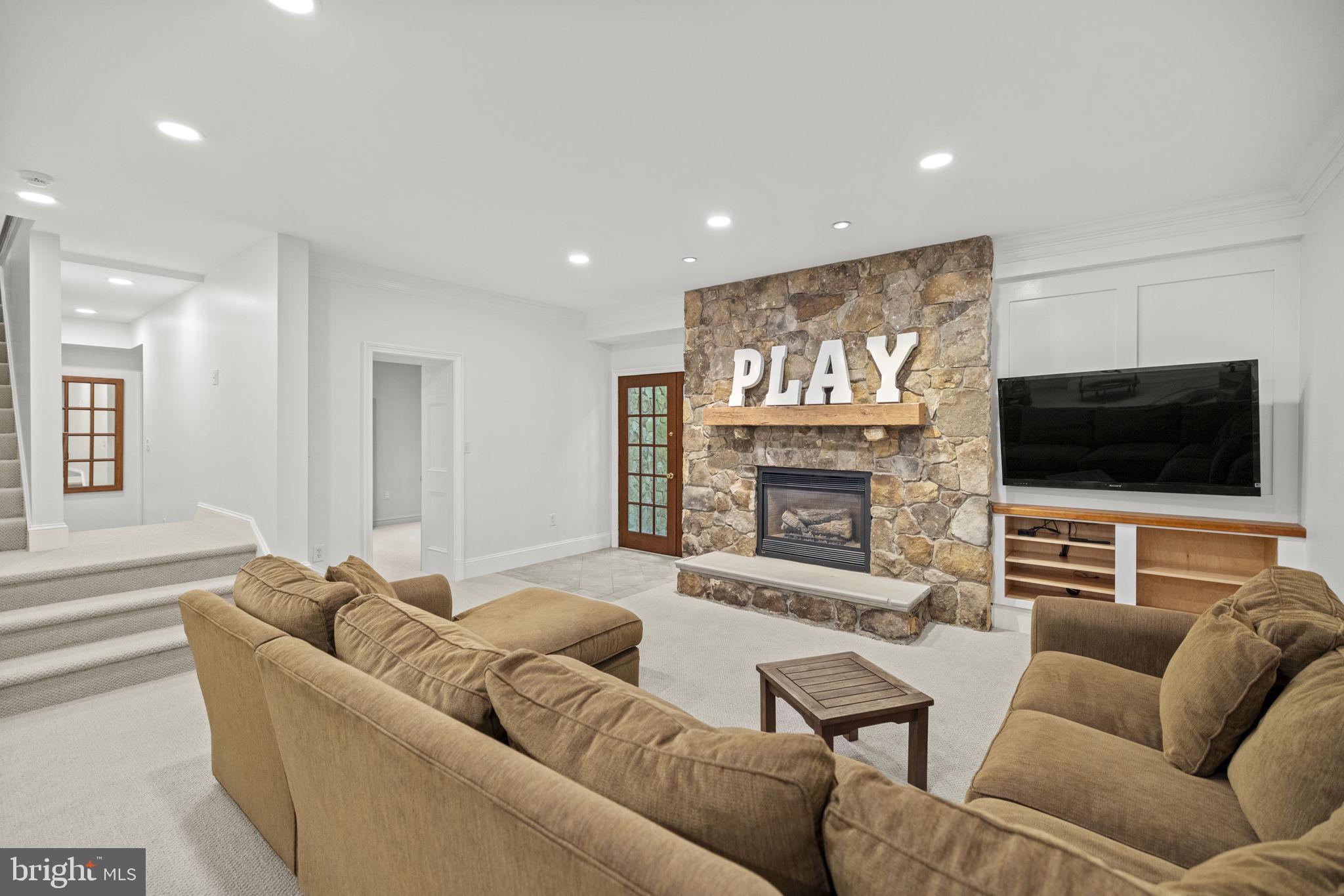 GLEN ECHO HEIGHTS - Residential