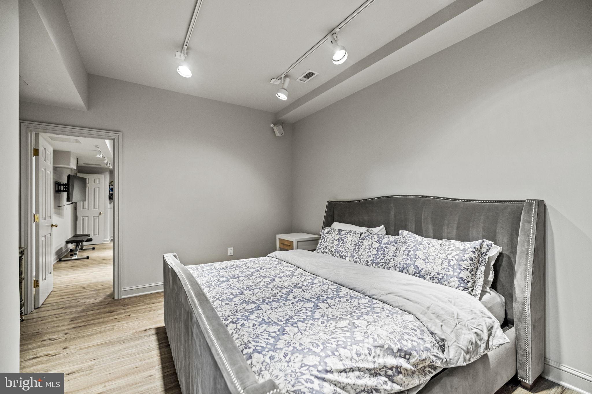 GLEN ECHO HEIGHTS - Residential