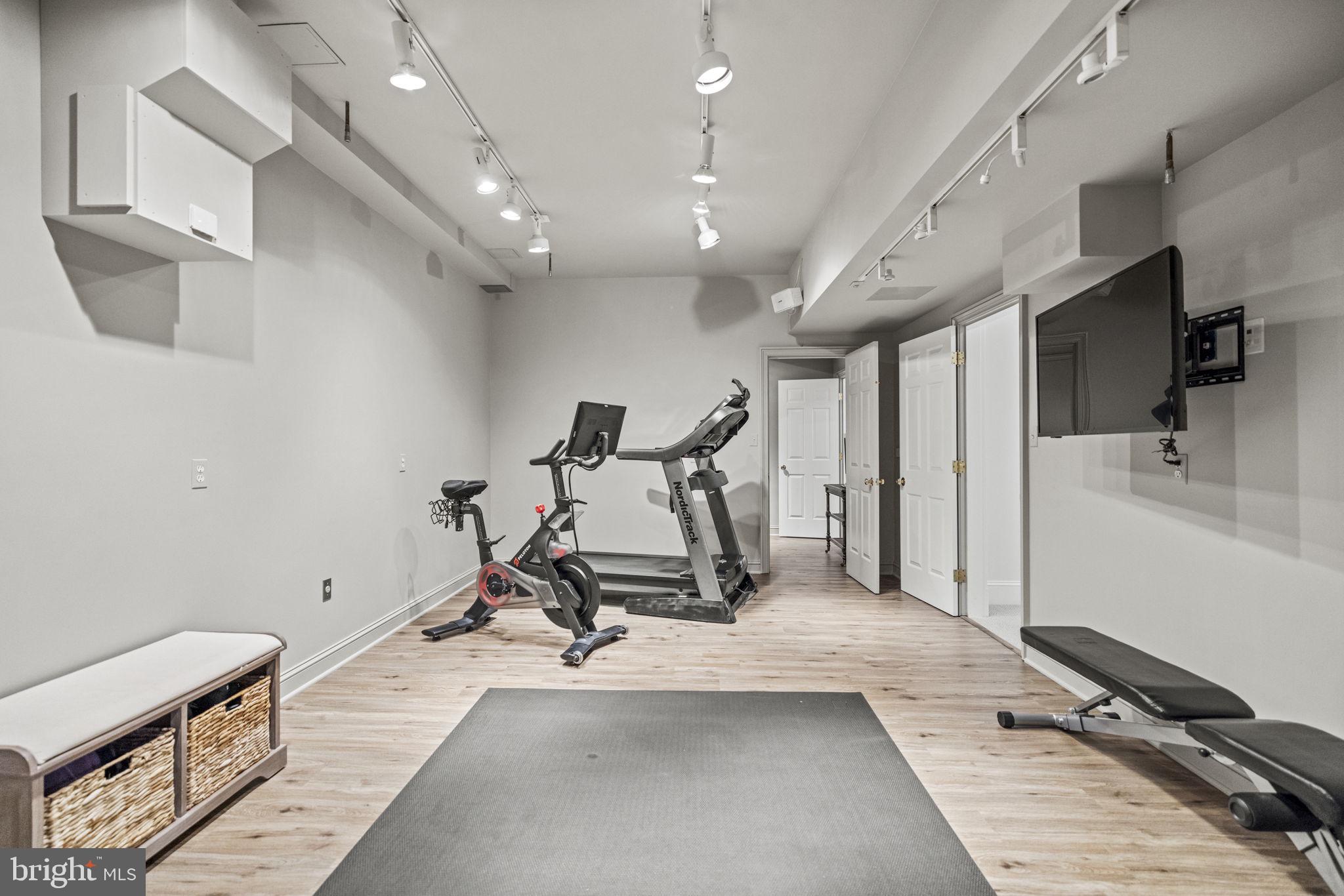 GLEN ECHO HEIGHTS - Residential