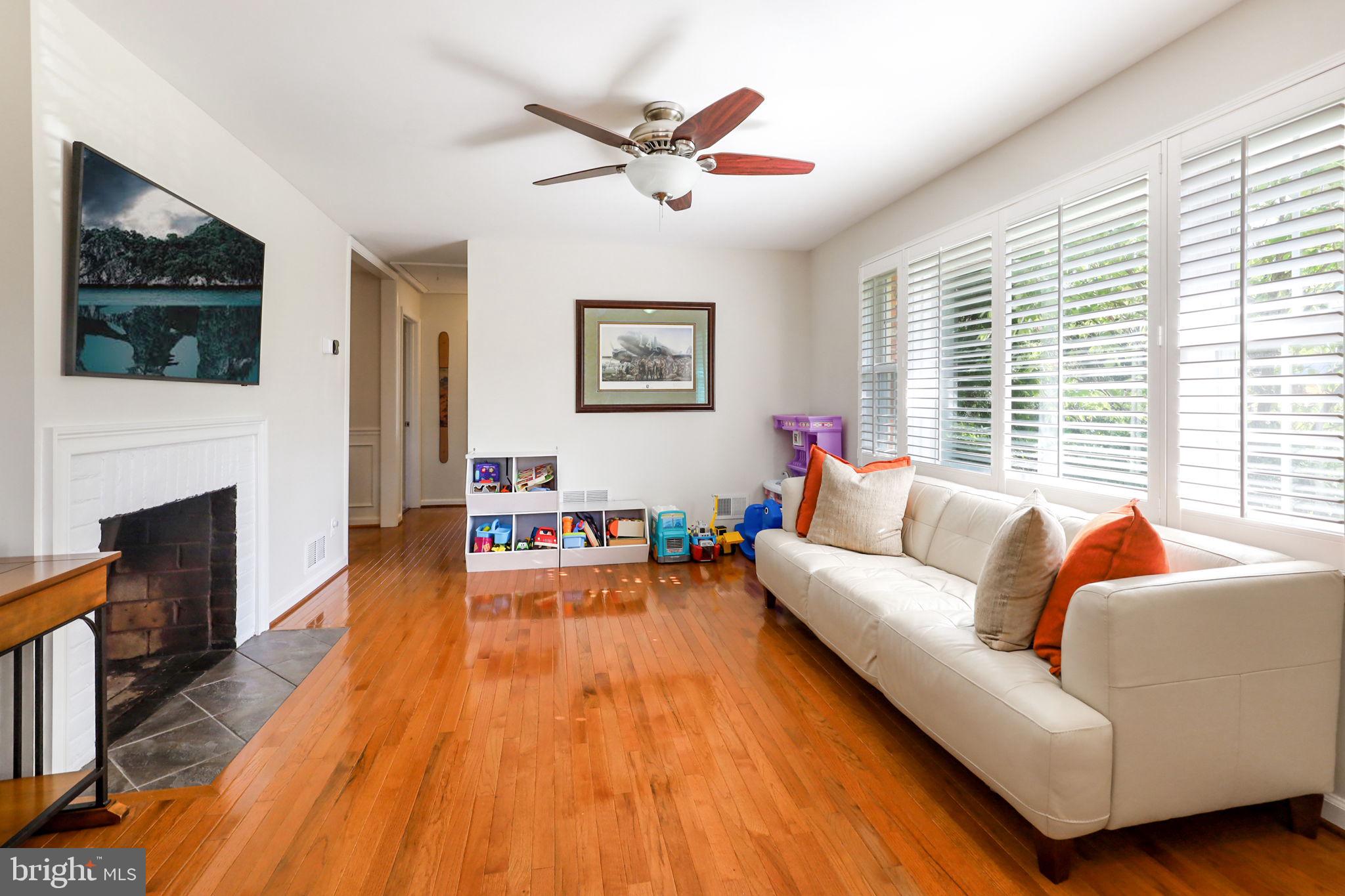 HOLLIN HALL VILLAGE - Residential Lease