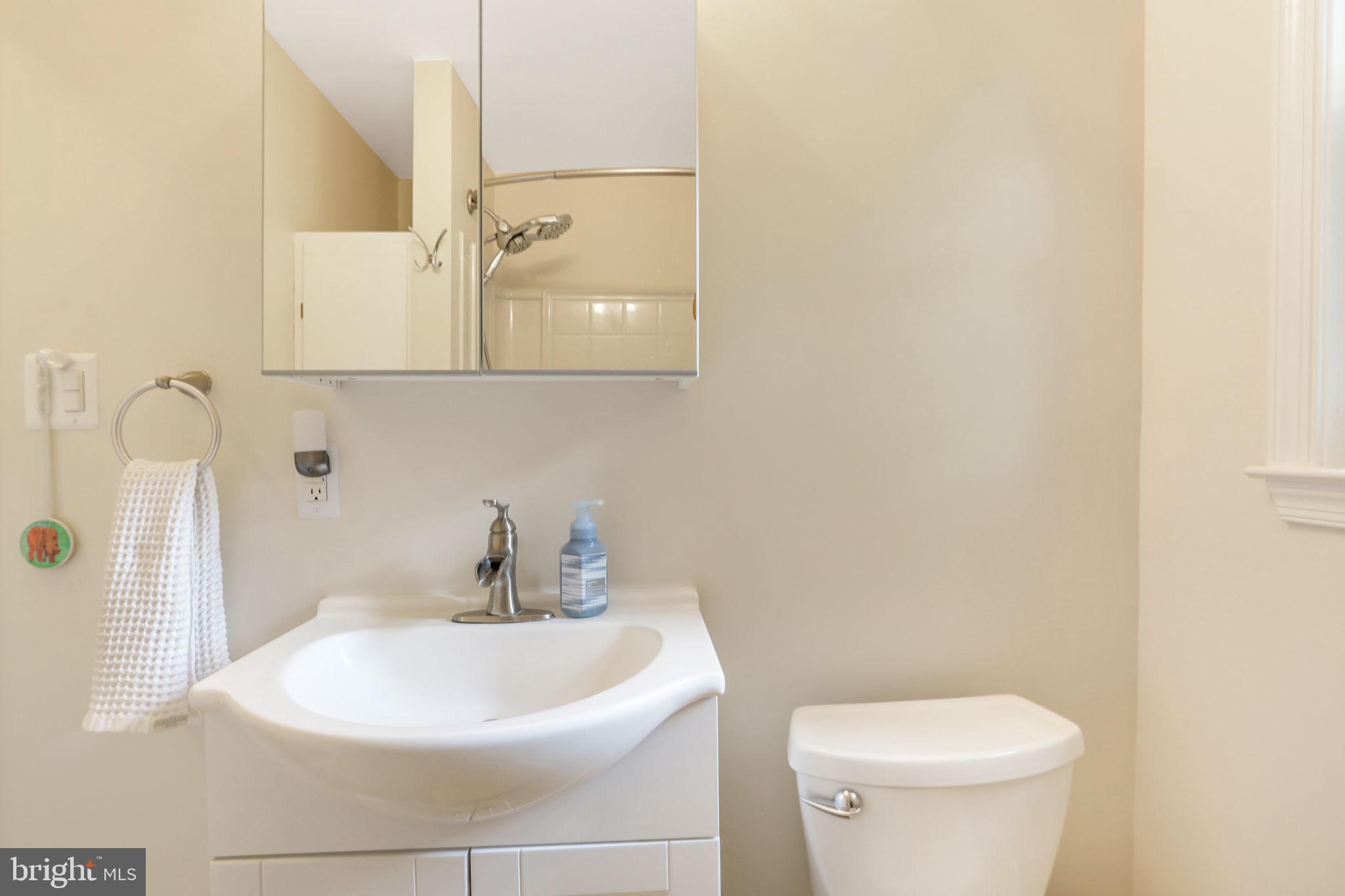 HOLLIN HALL VILLAGE - Residential Lease